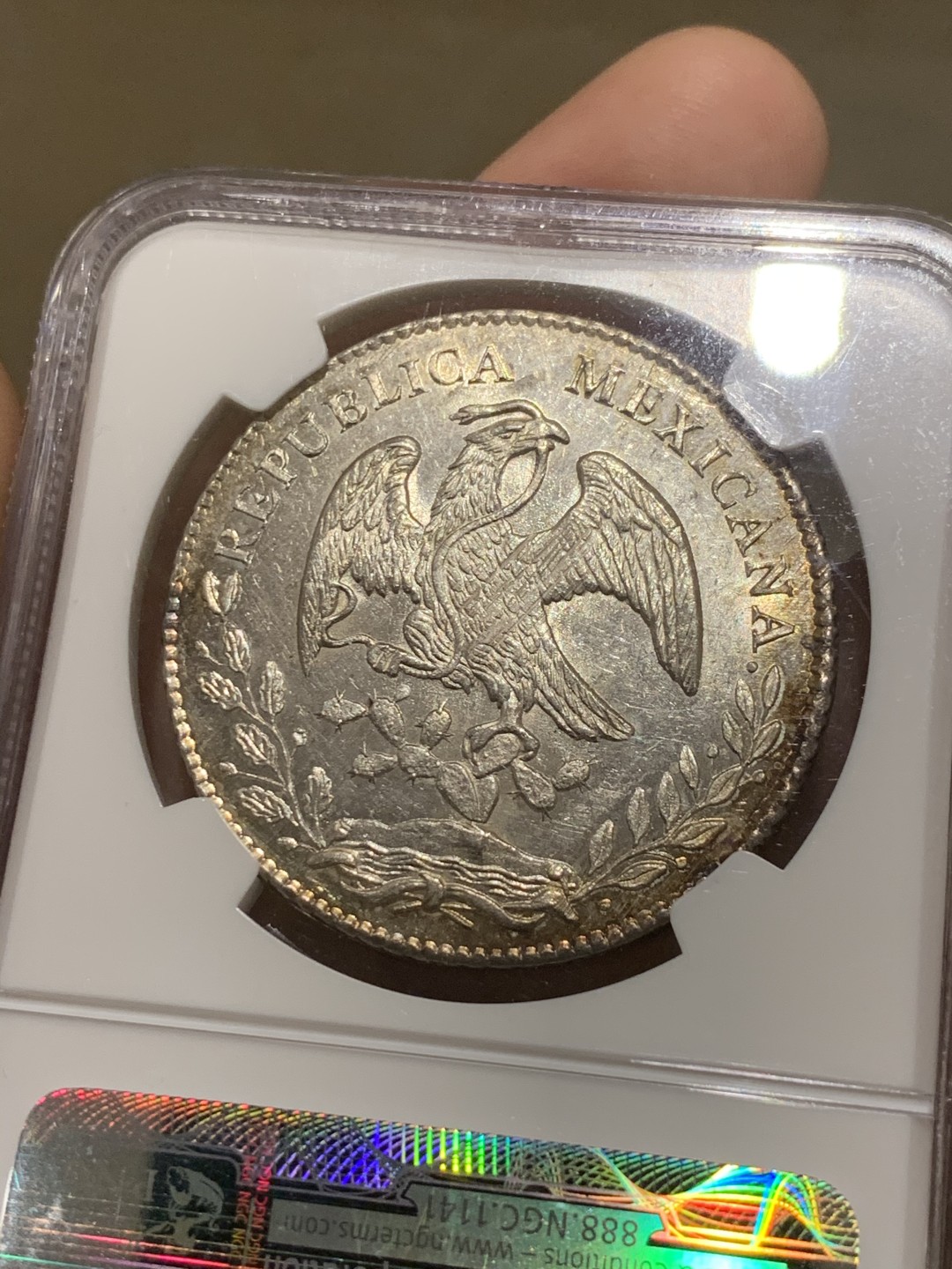 《竞宝斋》第52场-本周日，周一2场连拍（全场不限金额包邮） NGC MS63 稀少OA版 淡彩包浆 墨西哥 鹰洋 银币 难得高分 裸币都是作为XF-AU的存在 很少MS