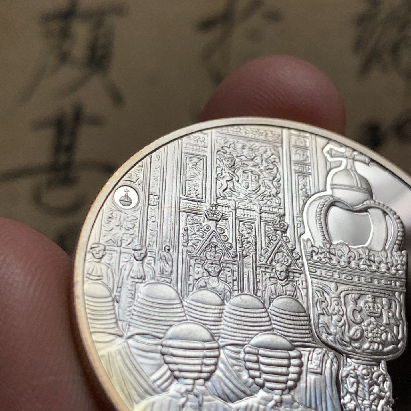 《竞宝斋》第52场-本周日，周一2场连拍（全场不限金额包邮） PF级 所罗门群岛2002克朗型5元镀金银币 议会开幕典礼 完美品相 