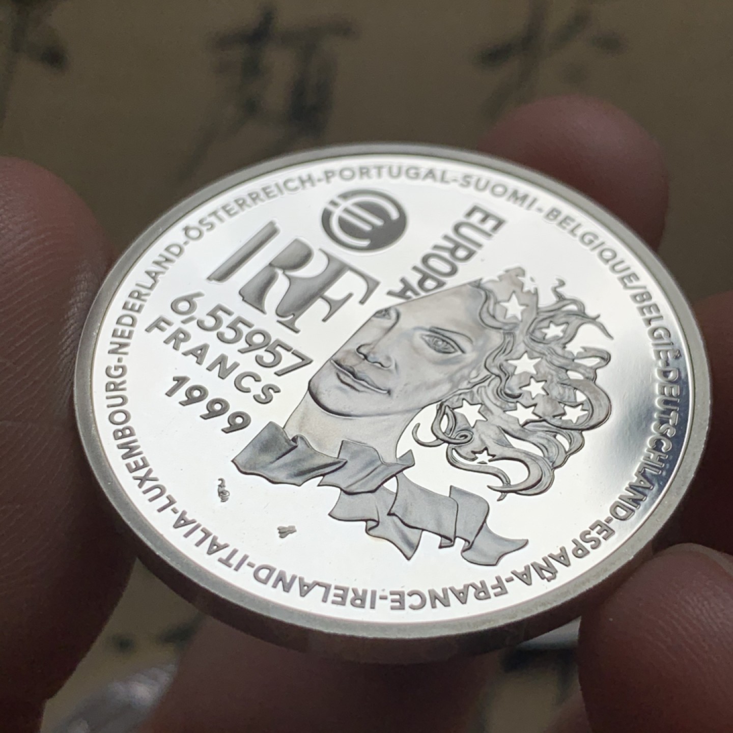 《竞宝斋》第52场-本周日，周一2场连拍（全场不限金额包邮） PF级 法国1999年欧元纪念 银币  背面图案为罗马艺术代表作品 