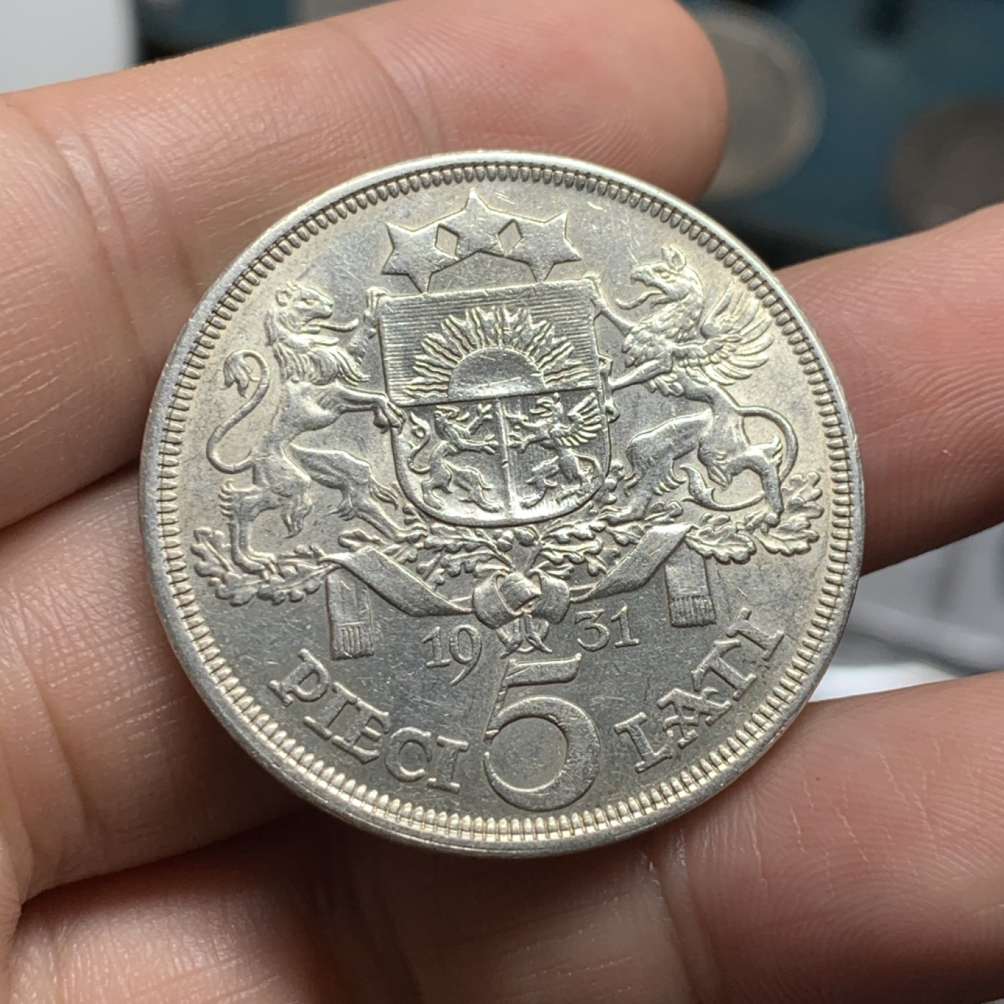 《竞宝斋》第52场-本周日，周一2场连拍（全场不限金额包邮） 1931年拉脱维亚少女银币、重量25g、底光十足、5拉特