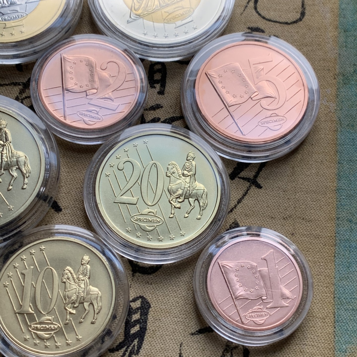 《竞宝斋》第52场-本周日，周一2场连拍（全场不限金额包邮） BU级 稀少梵蒂冈耶稣像样币8枚套币 宗教题材 品相完美 非常少见