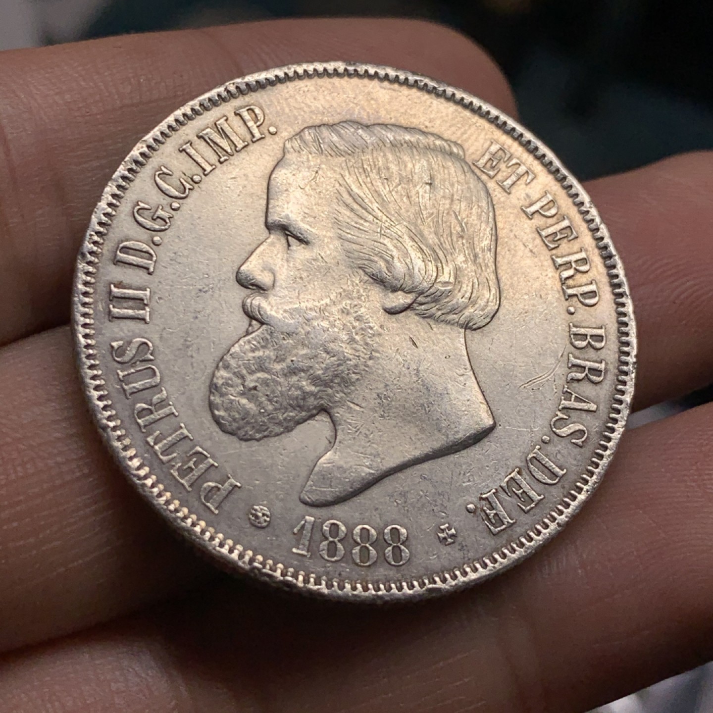 《竞宝斋》第52场-本周日，周一2场连拍（全场不限金额包邮） 1888年巴西帝国银币、佩德罗二世、2000瑞斯、特年1888、重量25.5g、底板干净无大伤、热门品种