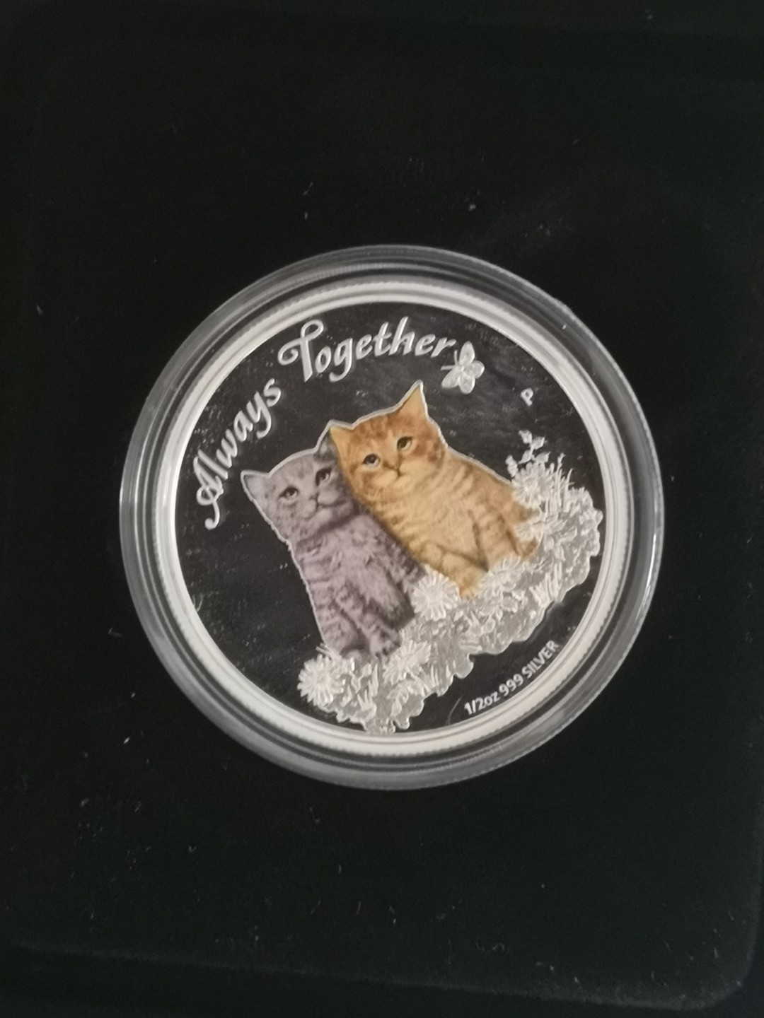 外钞收藏家》第一百七十六期拍卖 2015年图瓦卢永远在一起系列银币 原装精美盒装