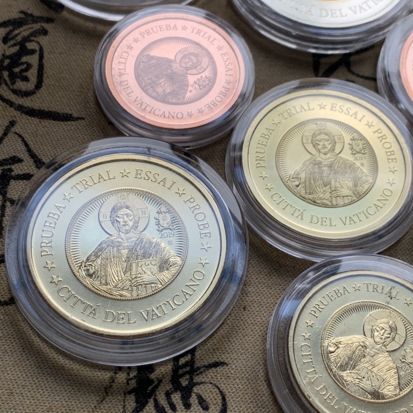 《竞宝斋》第52场-本周日，周一2场连拍（全场不限金额包邮） BU级 稀少梵蒂冈耶稣像样币8枚套币 宗教题材 品相完美 非常少见