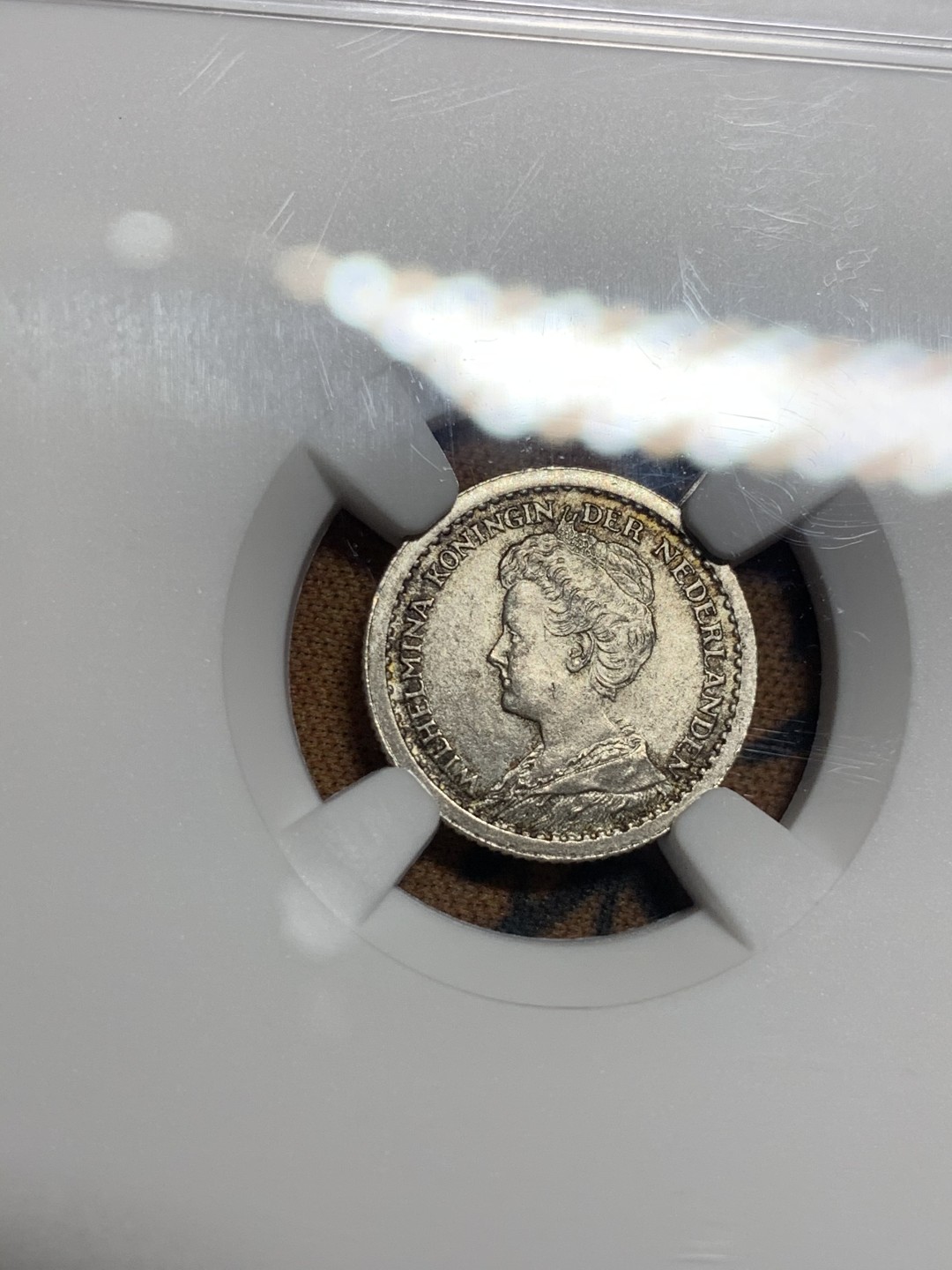 《竞宝斋》第52场-本周日，周一2场连拍（全场不限金额包邮） NGC-MS64 荷兰1914年10分银币 亚军分 老包浆高分不易 小萝莉初成人妻 风华绝代 