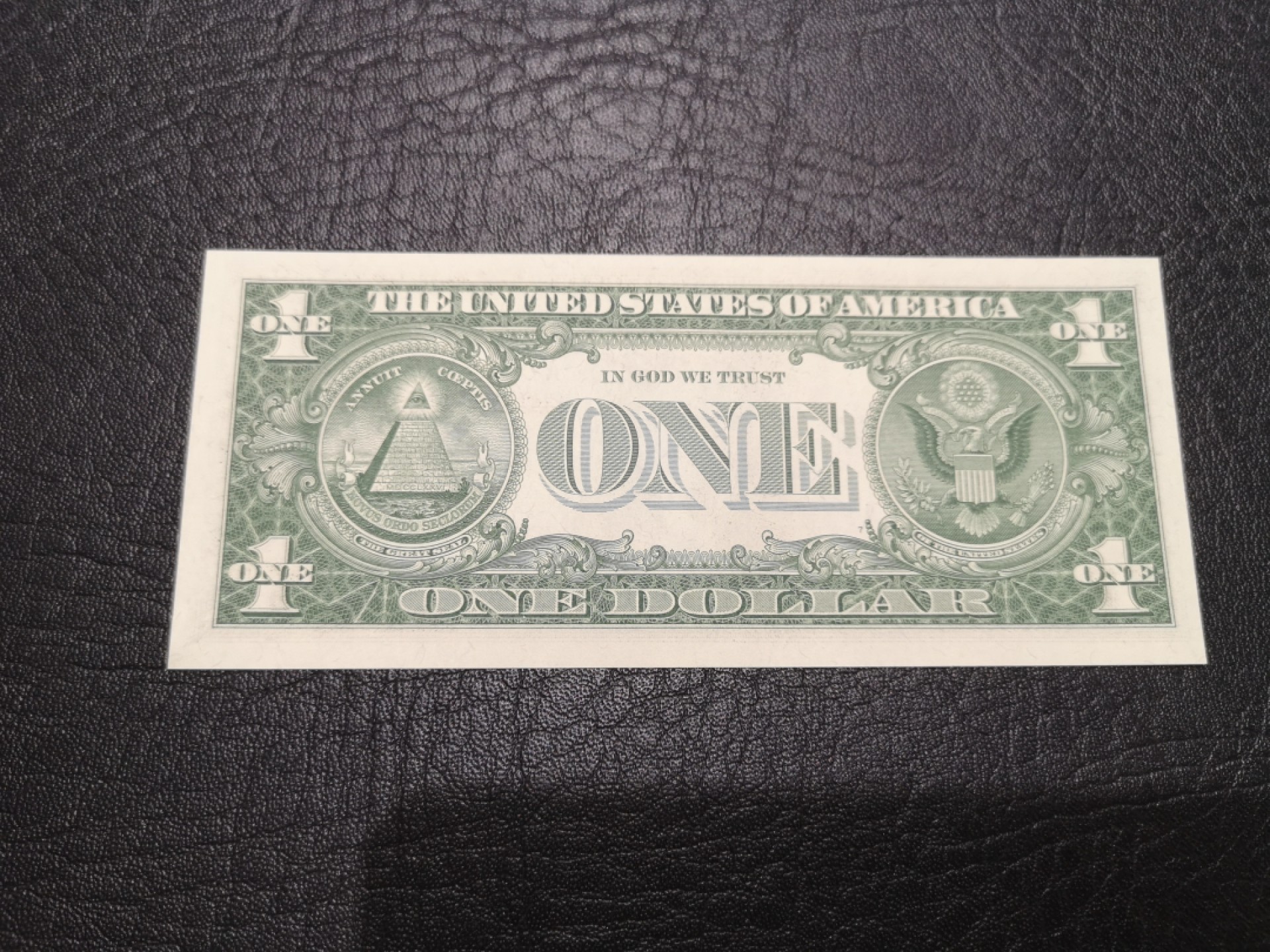 外钞收藏家》第一百七十六期拍卖 1957年蓝库印1美元 全新UNC