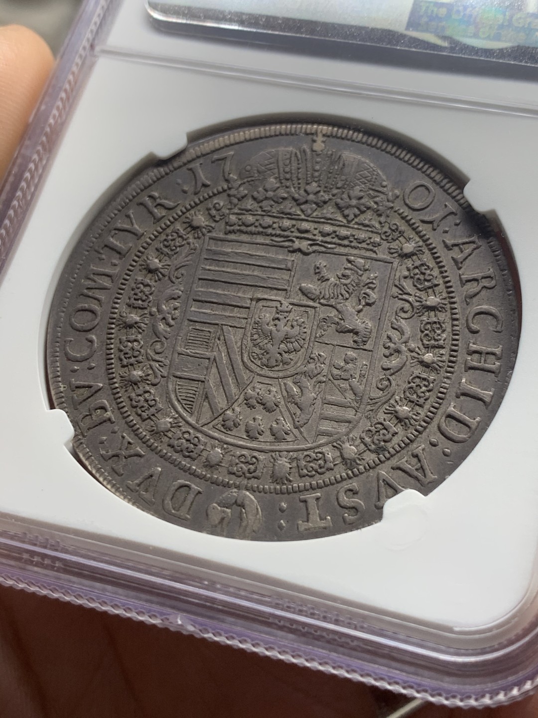 《竞宝斋》第52场-本周日，周一2场连拍（全场不限金额包邮） NGC XF45 神圣罗马帝国 1701年 大波浪 猪嘴 泰勒 银币 打制均匀 状态非常好