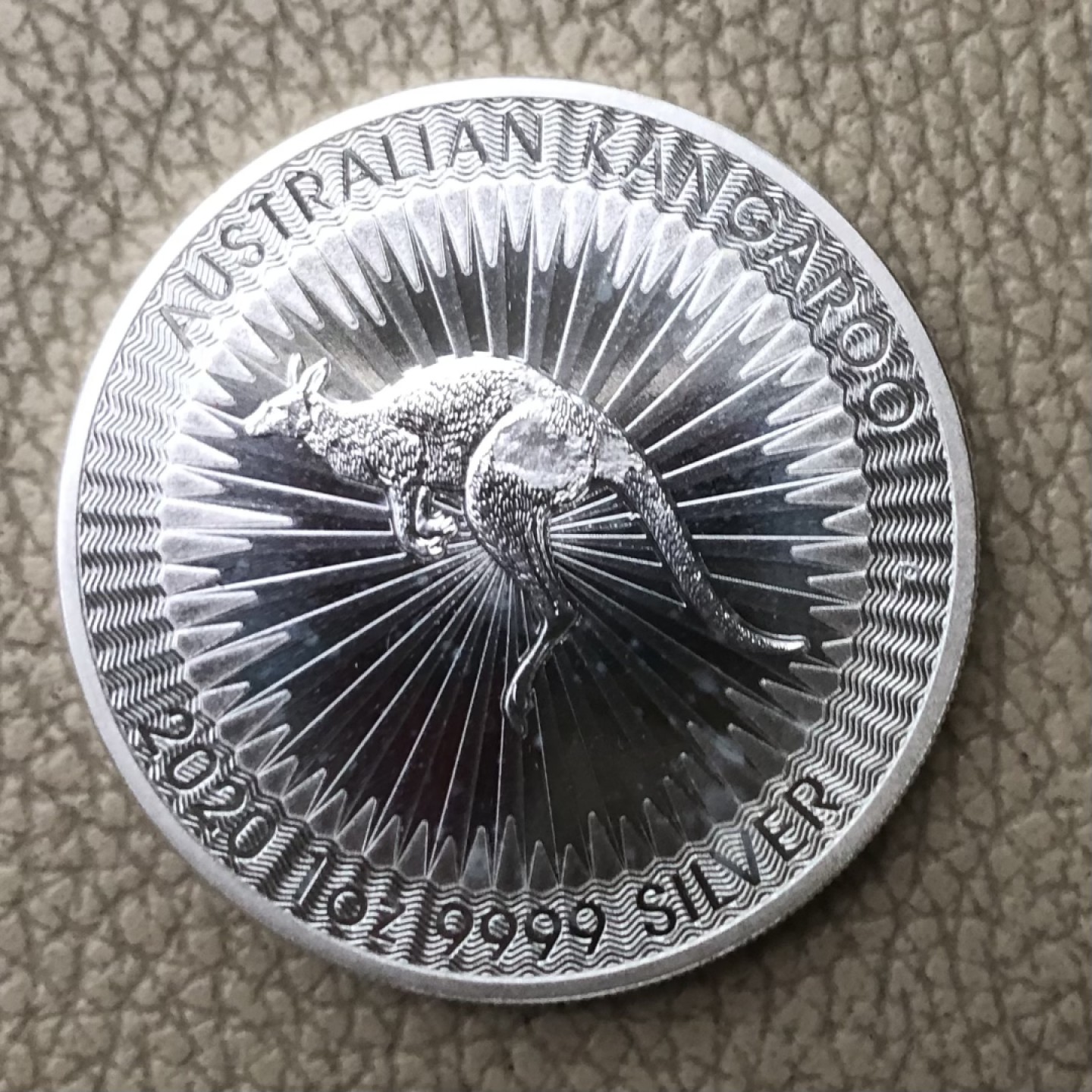 【保诚微拍】第28期 外国老银币【马剑、摩根主场】 【投资银币】 澳大利亚 2020年 袋鼠 银币（早期版 屁股缺肉）（31.1克 0.999银）