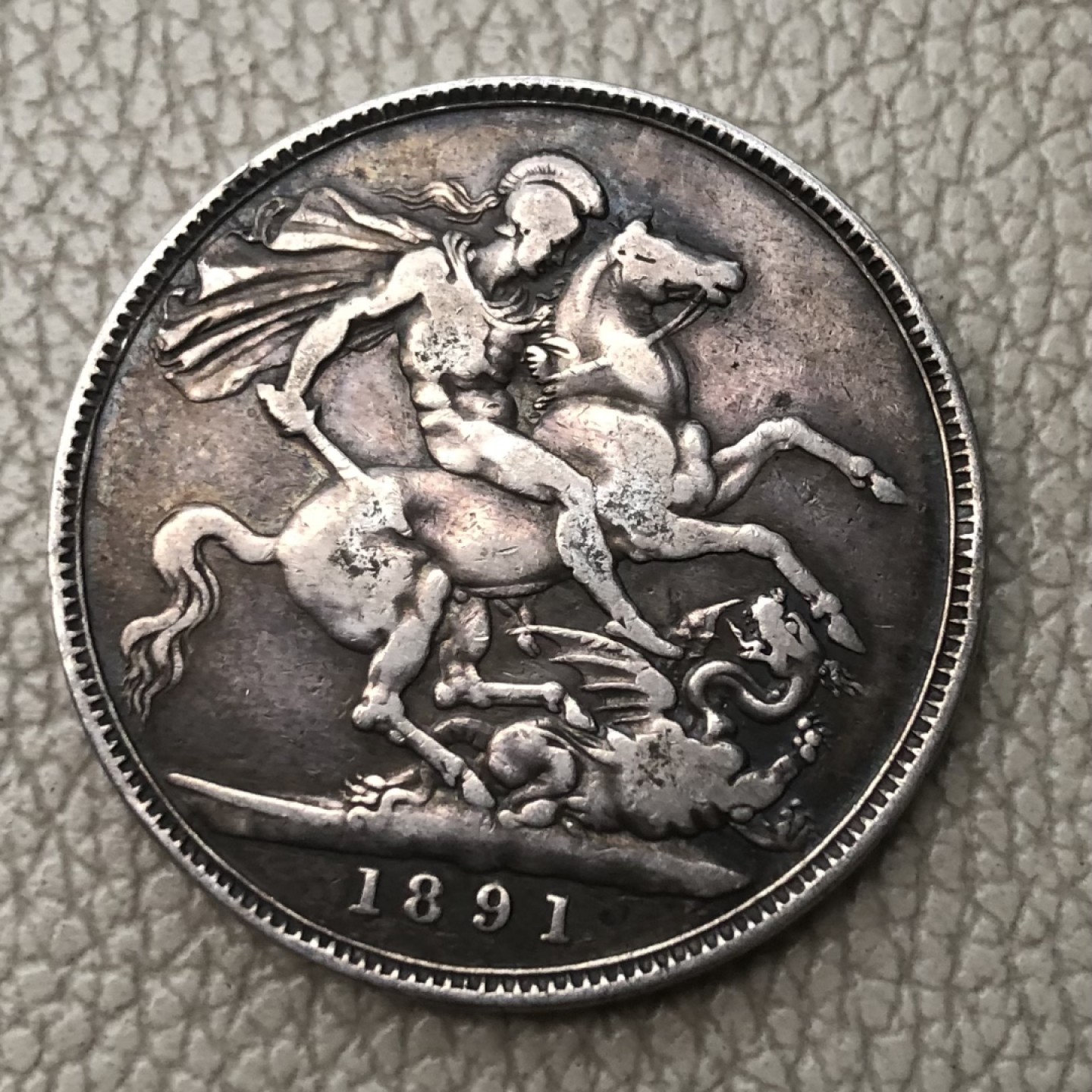 【保诚微拍】第28期 外国老银币【马剑、摩根主场】 英国 维多利亚女王 1891年 克朗 高冠版 马剑 大银币 （28克，92.5%银）XF-14