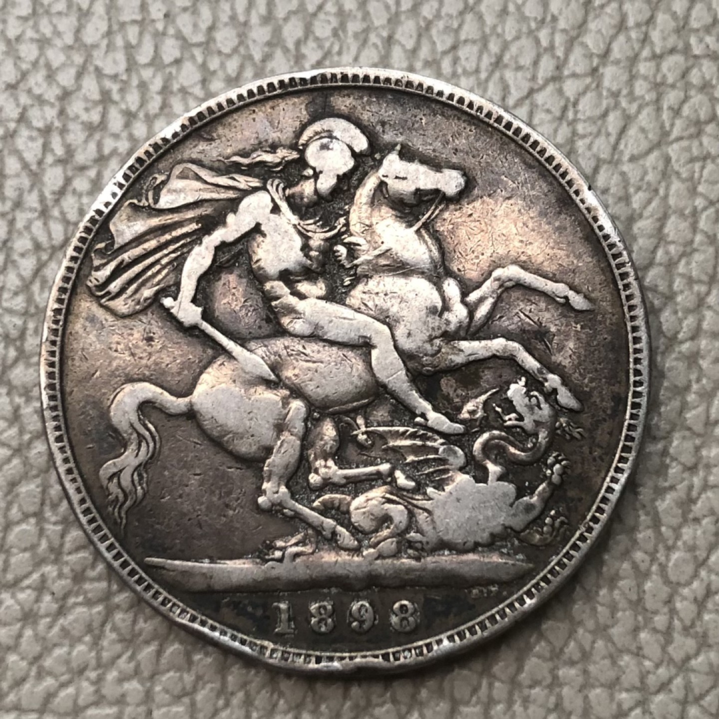 【保诚微拍】第28期 外国老银币【马剑、摩根主场】 英国 维多利亚女王 1898年 克朗 披纱版 马剑 大银币 （28克，92.5%银）XF-18