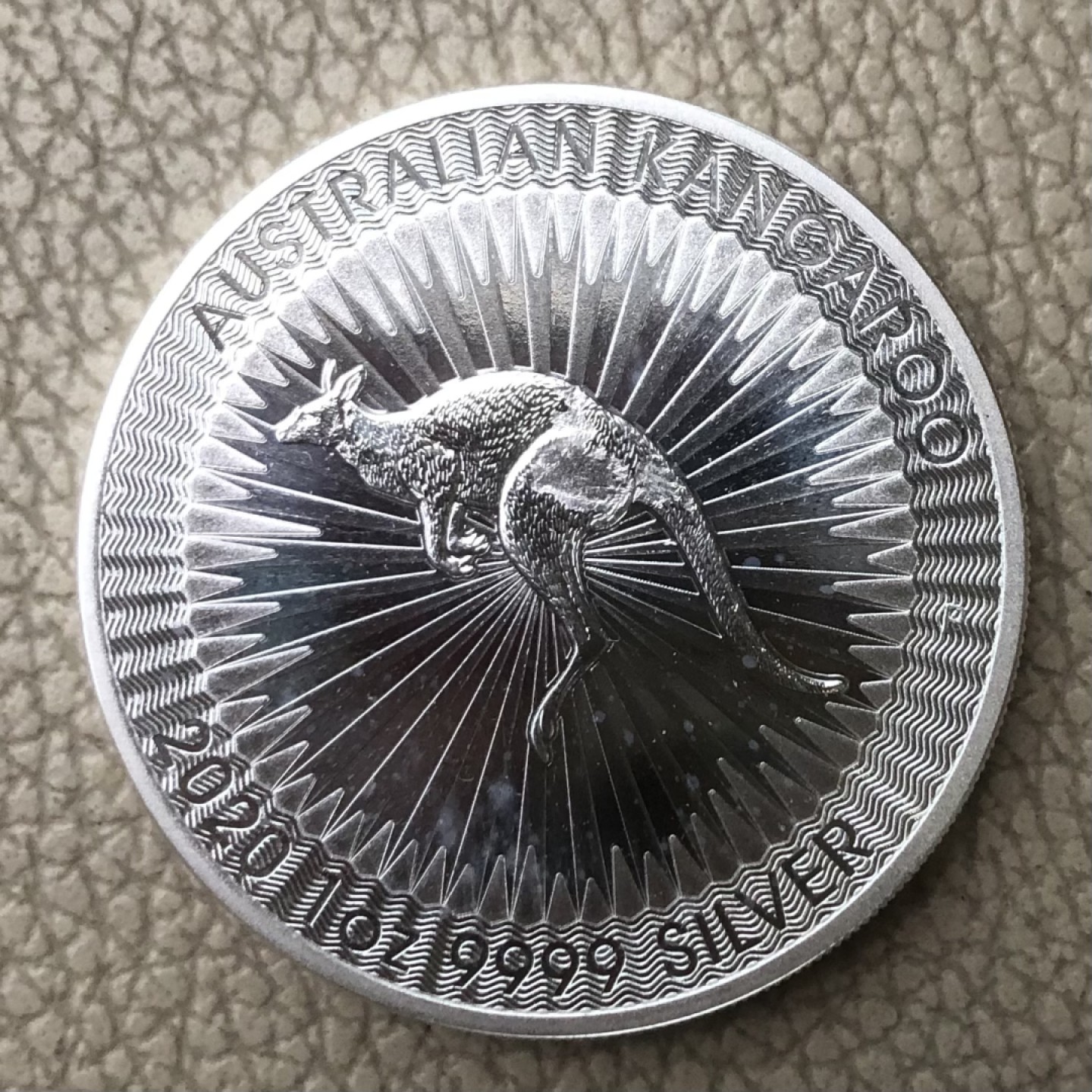 【保诚微拍】第28期 外国老银币【马剑、摩根主场】 【投资银币】 澳大利亚 2020年 袋鼠 银币（早期版 屁股缺肉）（31.1克 0.999银）