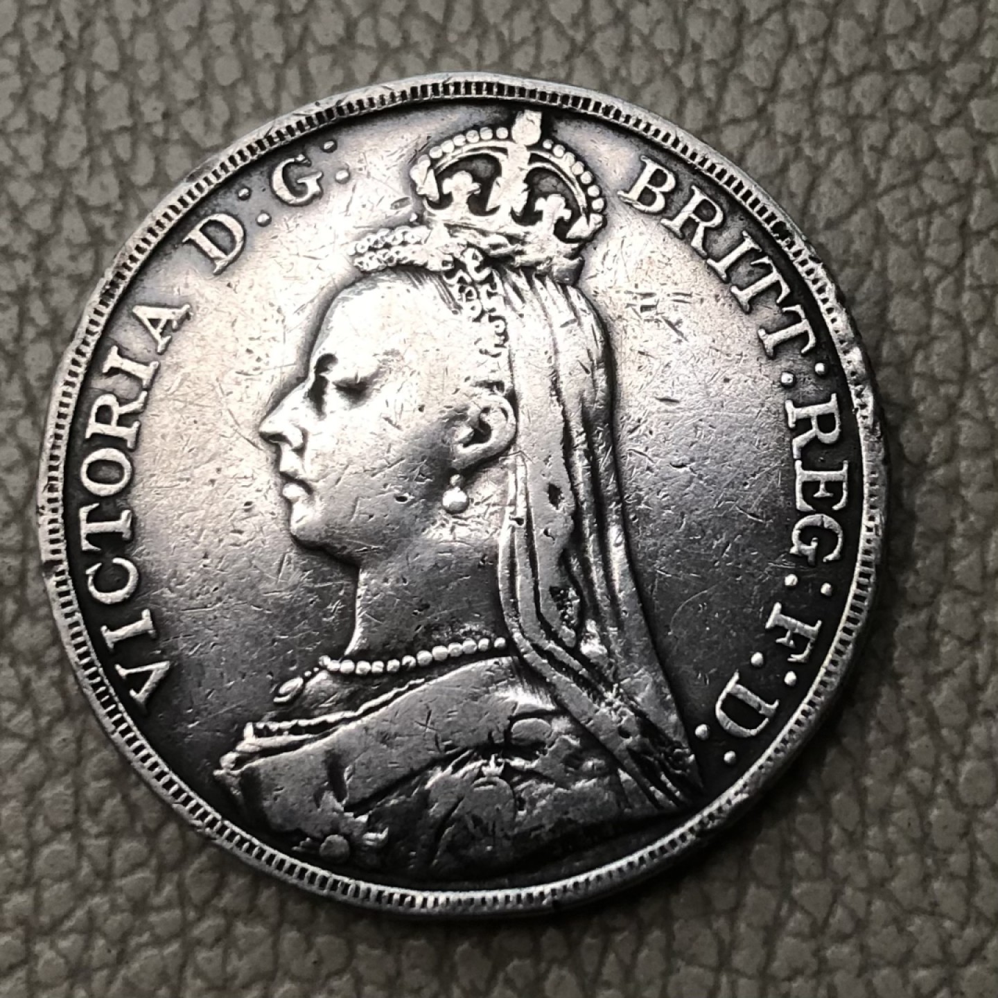 【保诚微拍】第28期 外国老银币【马剑、摩根主场】 英国 维多利亚女王 1892年 克朗 高冠版 马剑 大银币 （28克，92.5%银）XF-16