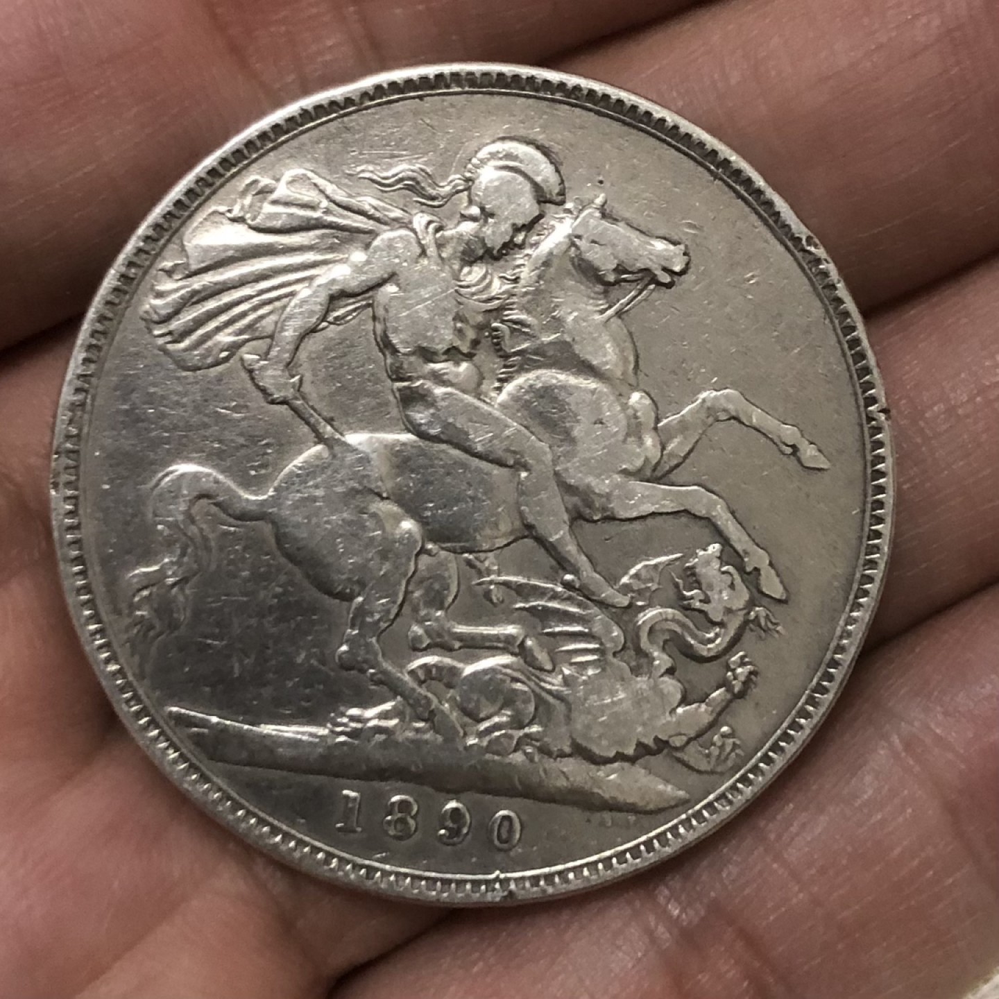 【保诚微拍】第28期 外国老银币【马剑、摩根主场】 英国 维多利亚女王 1890年 克朗 高冠版 马剑 大银币 （28克，92.5%银）XF-12