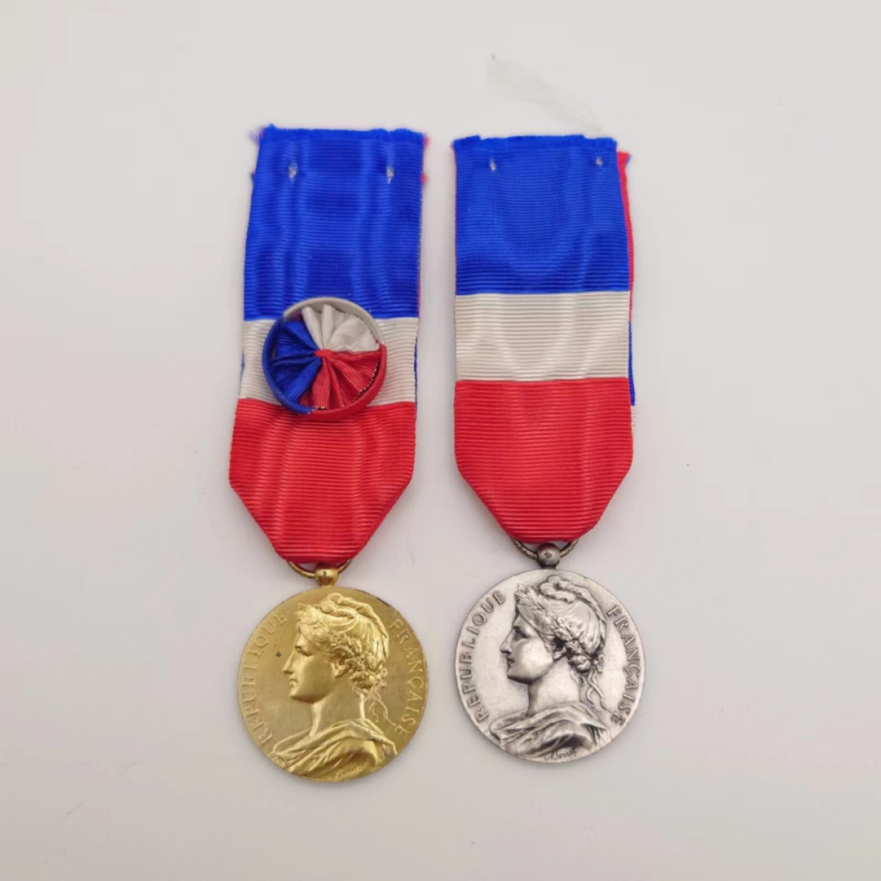 勋章奖章交易所4月30日群拍 法国劳动奖章套章