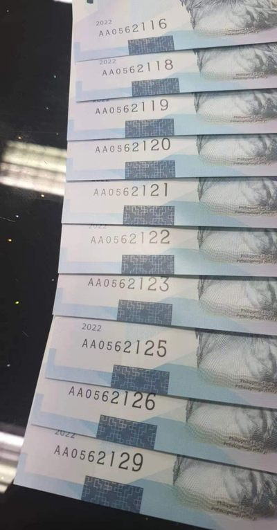 新版菲律宾1000比索塑料钞首发AA冠号码无4/7