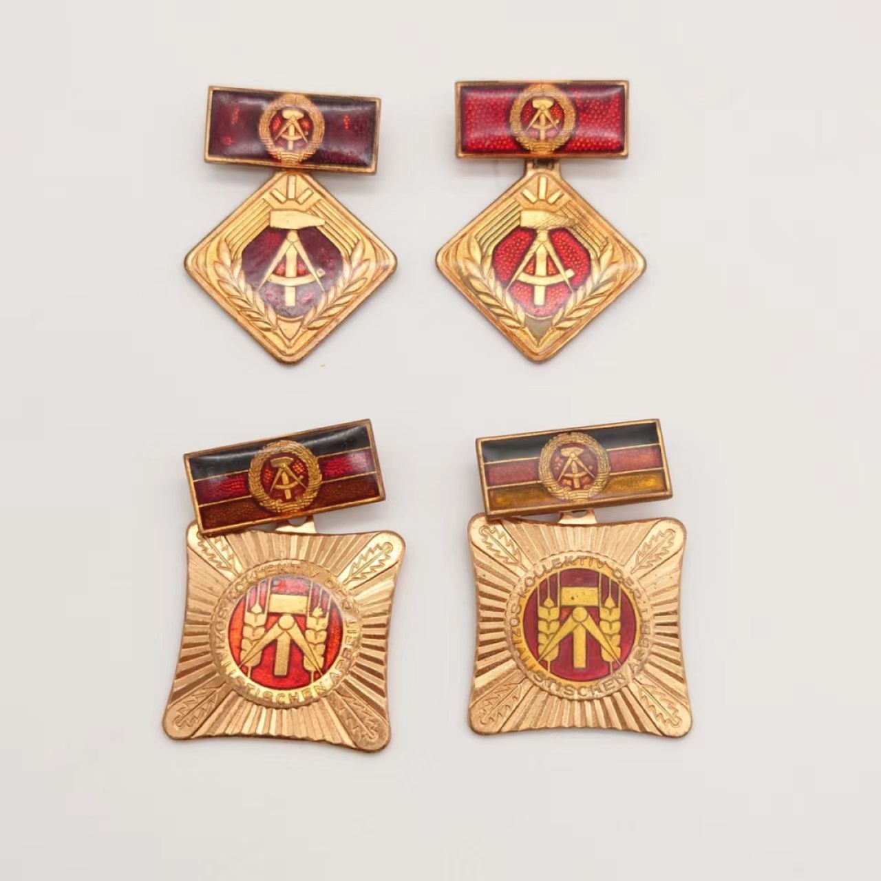 勋章奖章交易所4月30日群拍 东德徽章第1组