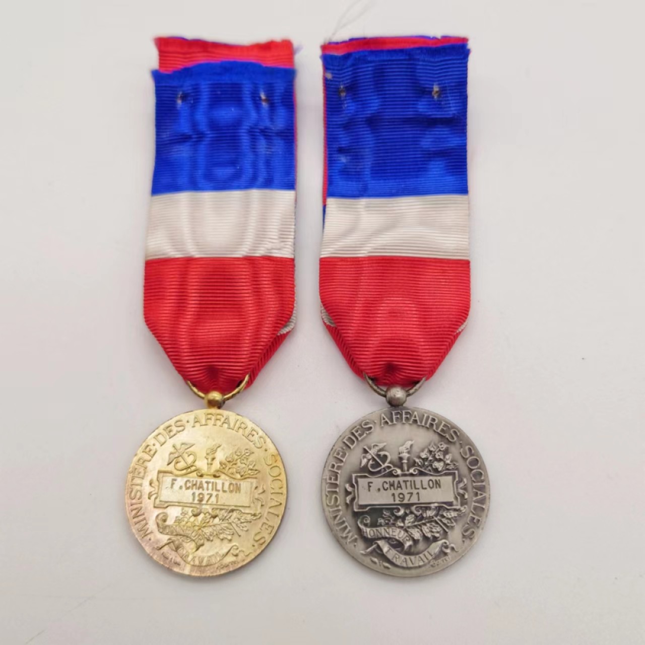 勋章奖章交易所4月30日群拍 法国劳动奖章套章