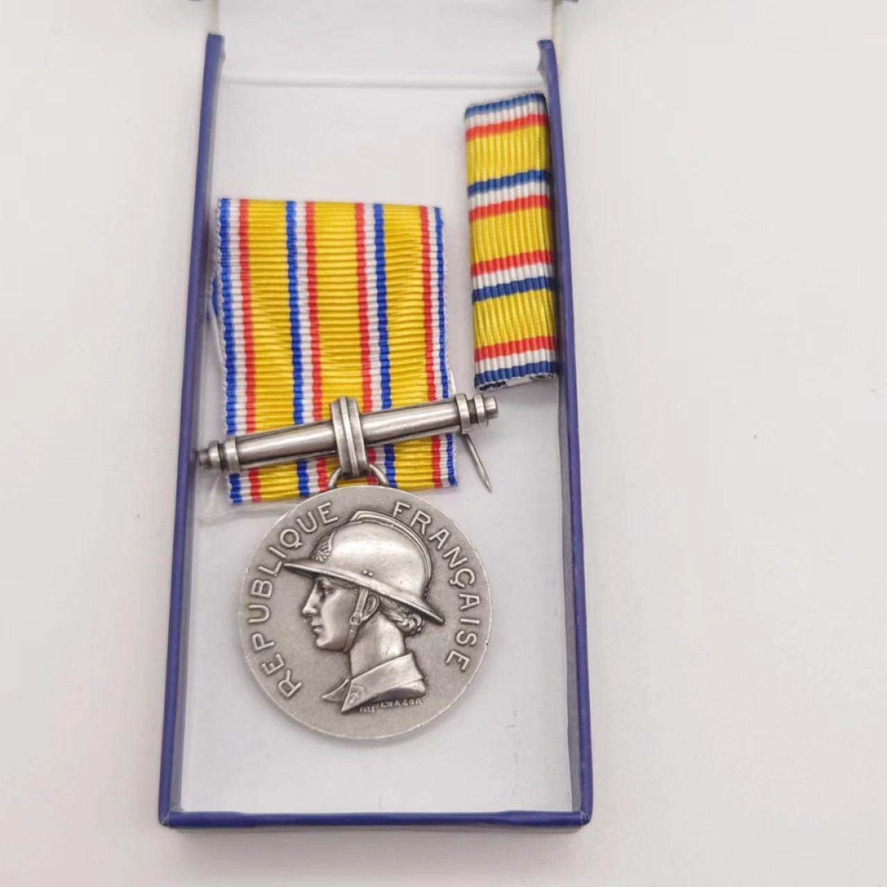 勋章奖章交易所4月30日群拍 法国银级消防奖章