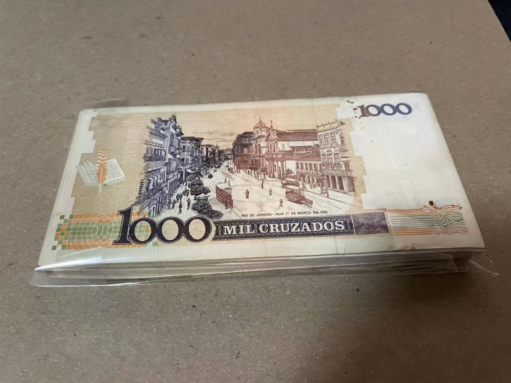 【Blue Auction】✨世界纸币精拍第180期（共73拍） 【整刀泛黄】巴西 1989年1000克鲁塞罗 背面大场景漂亮