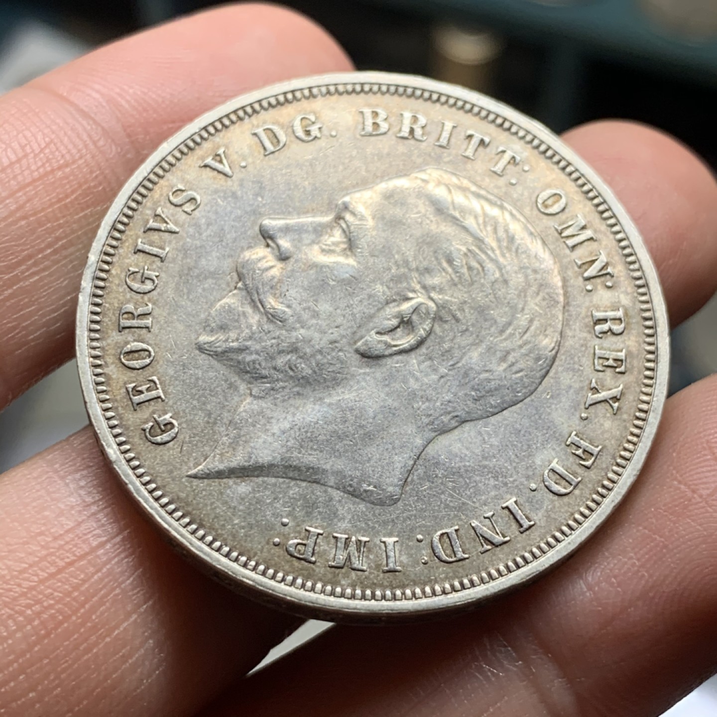 《竞宝斋》第53场（献给最美的劳动者，祝五一快乐！）-本周日，周一2场连拍（全场不限金额包邮） 英国乔治五世木马剑银币，黄灰包浆，带转光