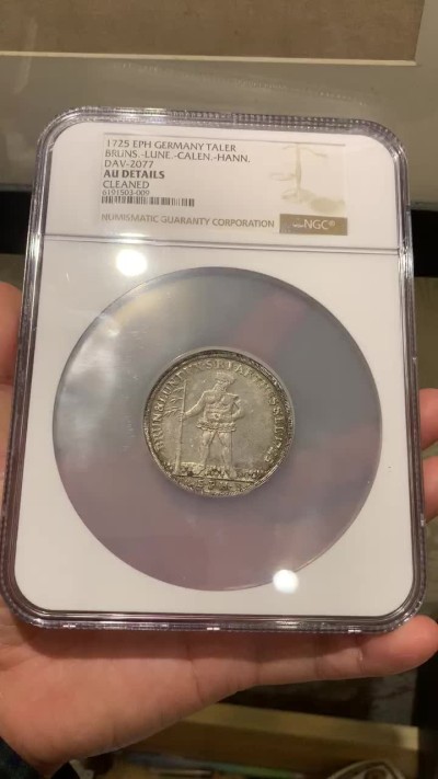 《竞宝斋》第53场（献给最美的劳动者，祝五一快乐！）-本周日，周一2场连拍（全场不限金额包邮） 少见 1725年不伦瑞克-吕讷堡-卡伦贝格-汉诺威王朝野人 泰勒  大银币 直径达到45mm 大盒封装