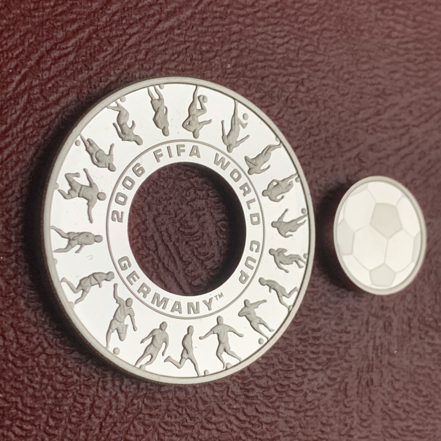 《竞宝斋》第53场（献给最美的劳动者，祝五一快乐！）-本周日，周一2场连拍（全场不限金额包邮） 澳大利亚 2006 世界杯 精制 子母币 999银 32克 PF 保存的很好