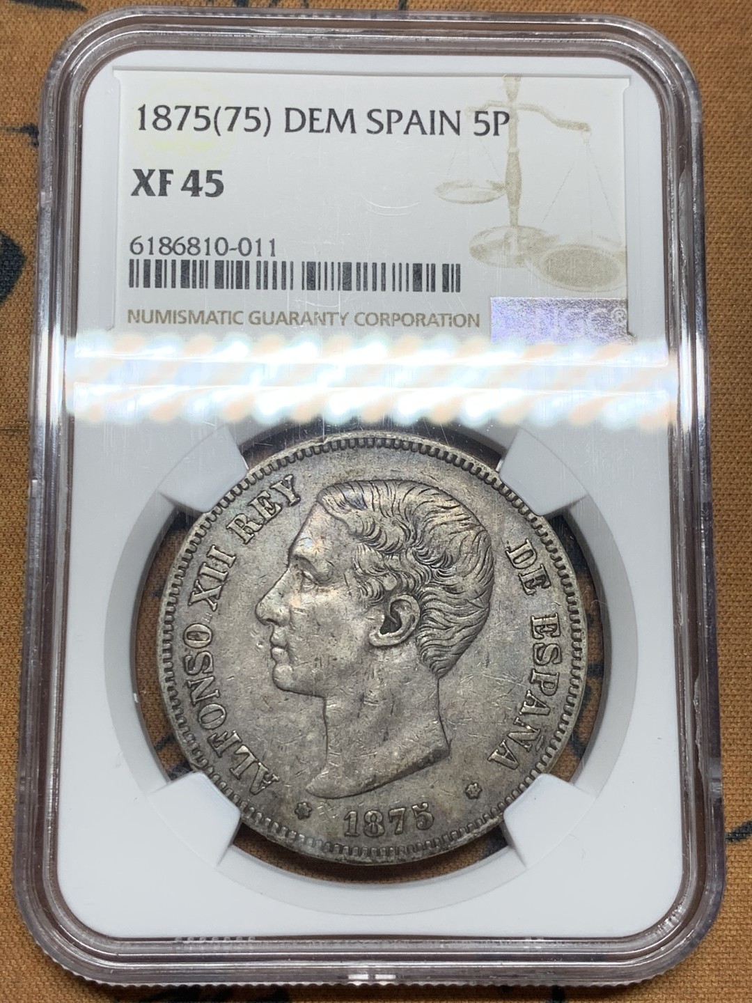 《竞宝斋》第53场（献给最美的劳动者，祝五一快乐！）-本周日，周一2场连拍（全场不限金额包邮） NGC XF45 西班牙 1875年 阿方索十二世 年轻头像 5比塞塔 双柱银币 深彩包浆