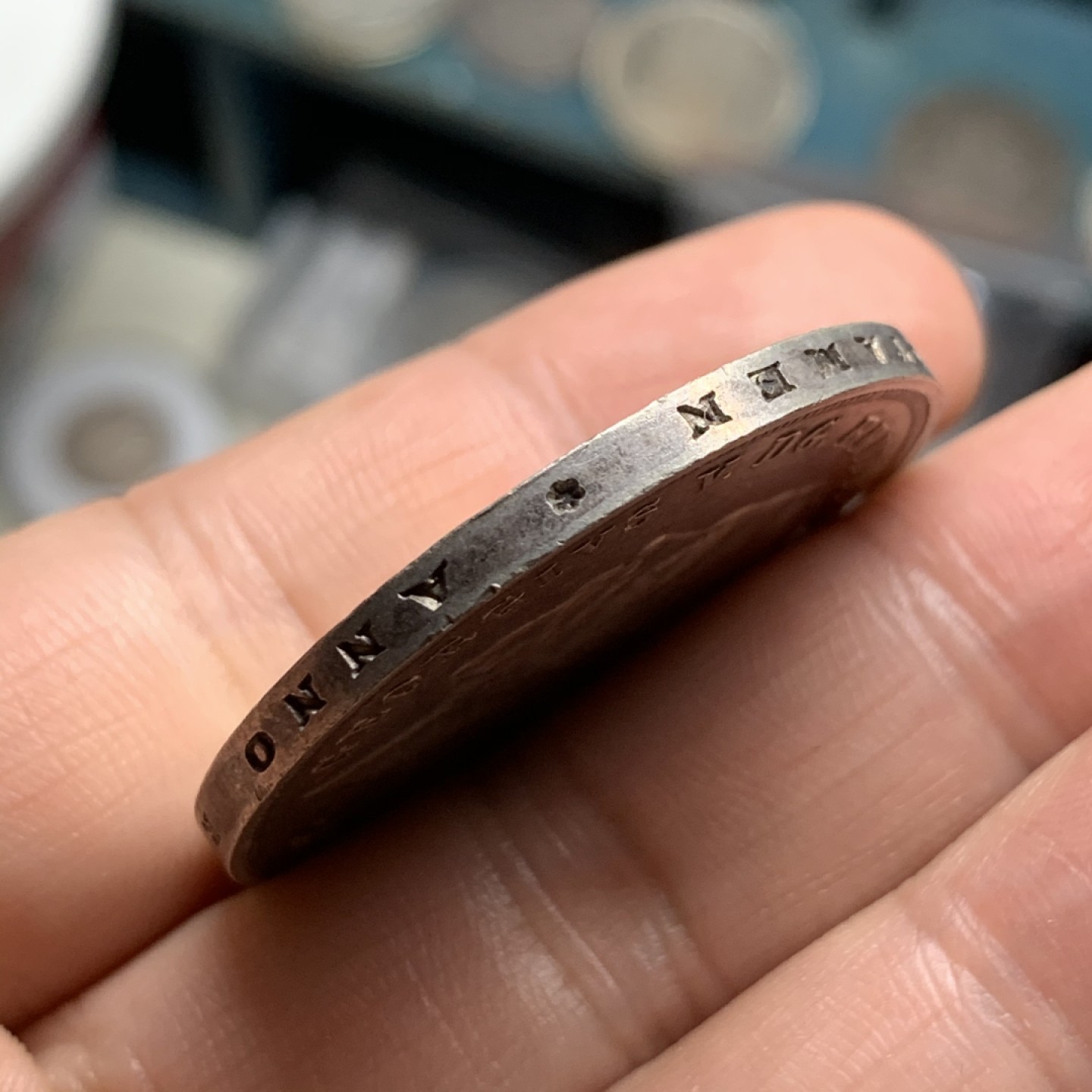 《竞宝斋》第53场（献给最美的劳动者，祝五一快乐！）-本周日，周一2场连拍（全场不限金额包邮） 英国乔治五世木马剑银币，黄灰包浆，带转光