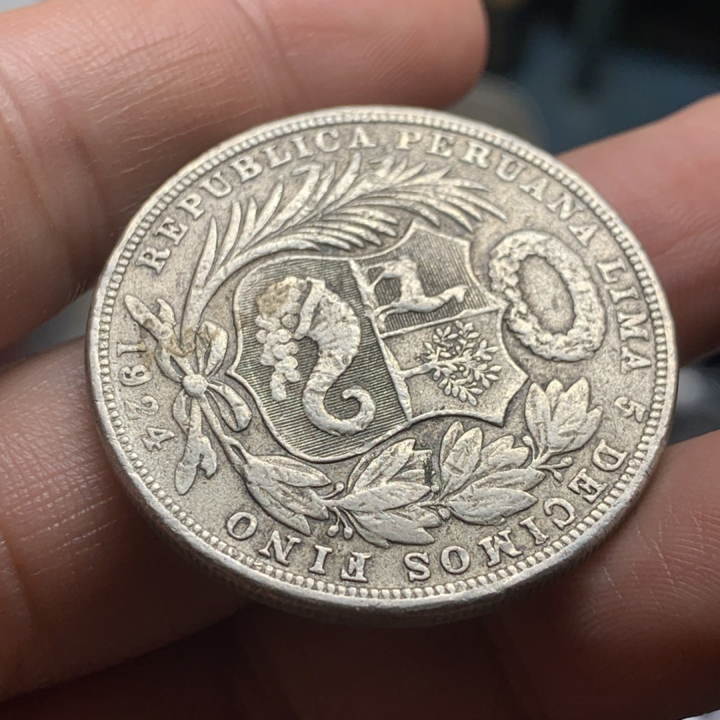 《竞宝斋》第53场（献给最美的劳动者，祝五一快乐！）-本周日，周一2场连拍（全场不限金额包邮） 1924年秘鲁坐洋银币、1索尔、24.7g、小号铭文版、后期低银版、公博拆盒AU、实际品相VF-XF