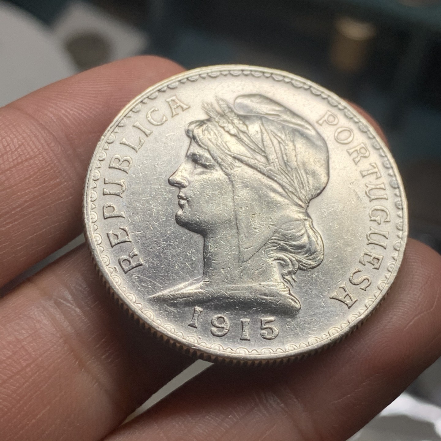 《竞宝斋》第53场（献给最美的劳动者，祝五一快乐！）-本周日，周一2场连拍（全场不限金额包邮） 1915年葡萄牙谷物女神头像银币、1埃斯库多、好品底光十足