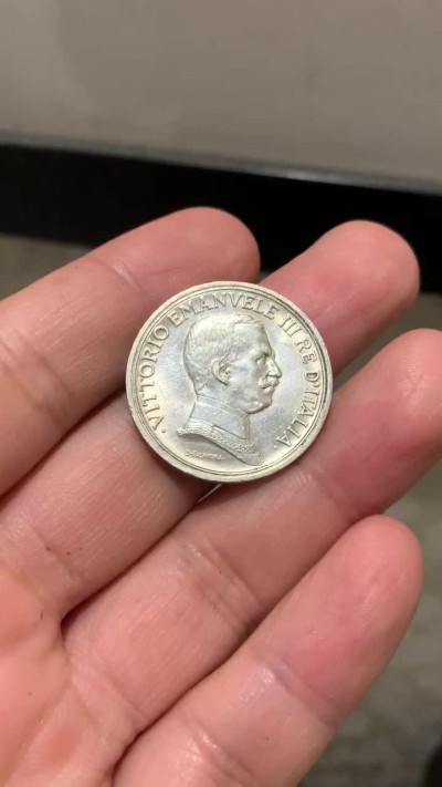 《竞宝斋》第53场（献给最美的劳动者，祝五一快乐！）-本周日，周一2场连拍（全场不限金额包邮） 意大利 1916年 马车 2里拉 银币 热门品种 细节非常的好 发须清晰