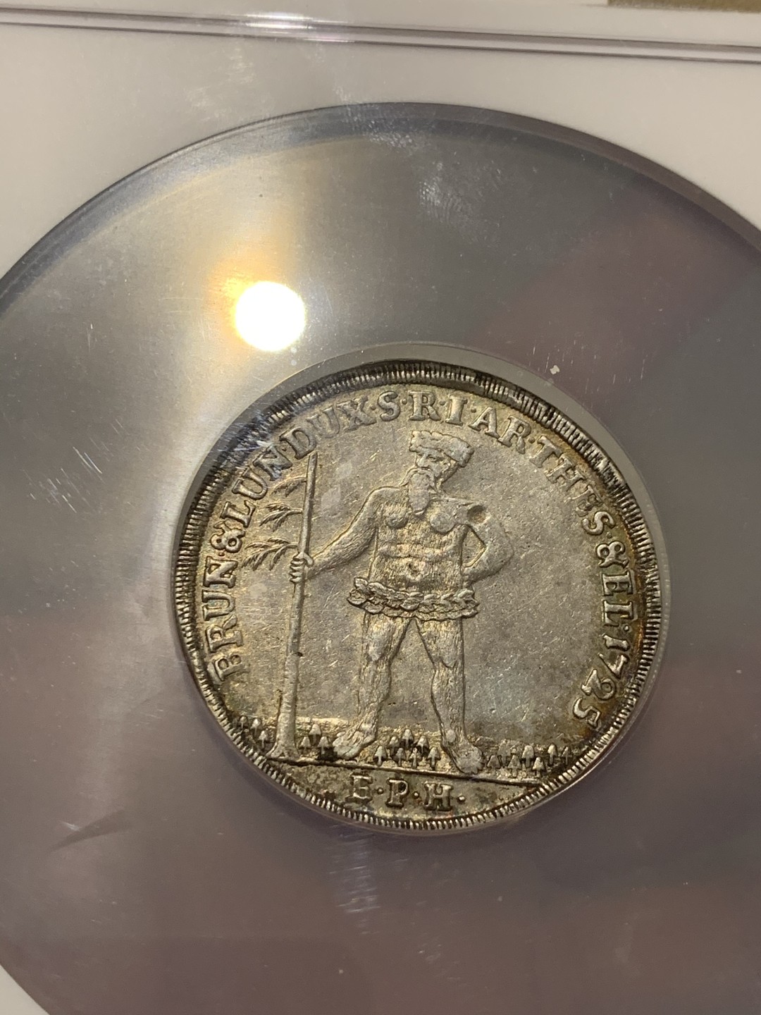 《竞宝斋》第53场（献给最美的劳动者，祝五一快乐！）-本周日，周一2场连拍（全场不限金额包邮） 少见 1725年不伦瑞克-吕讷堡-卡伦贝格-汉诺威王朝野人 泰勒  大银币 直径达到45mm 大盒封装