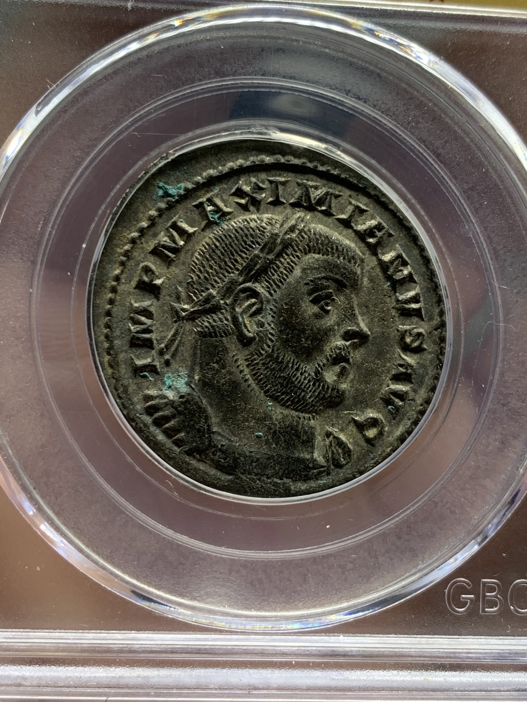 《竞宝斋》第53场（献给最美的劳动者，祝五一快乐！）-本周日，周一2场连拍（全场不限金额包邮） 公博 MS62 公元285-310年 古罗马帝国 马克西米安一世 1F 铜币 10.4克所见最厚重 全深打状态极佳 银层清晰