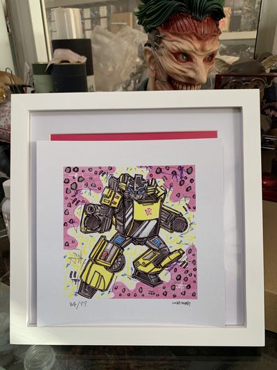 零元拍：歪歪亲笔签名 OWSON系列限量插画复制画《变形金刚系列：飞毛腿》，尺寸约22/22厘米，拍品不含镜框 - 零元拍：歪歪亲笔签名 OWSON系列限量插画复制画《变形金刚系列：飞毛腿》，尺寸约22/22厘米，拍品不含镜框
