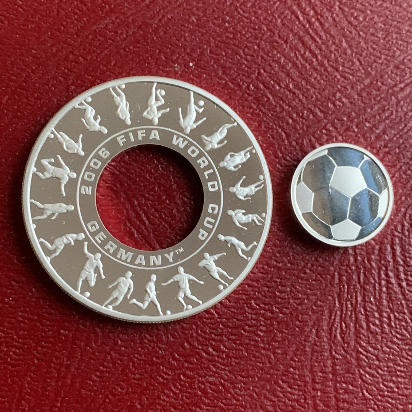 《竞宝斋》第53场（献给最美的劳动者，祝五一快乐！）-本周日，周一2场连拍（全场不限金额包邮） 澳大利亚 2006 世界杯 精制 子母币 999银 32克 PF 保存的很好