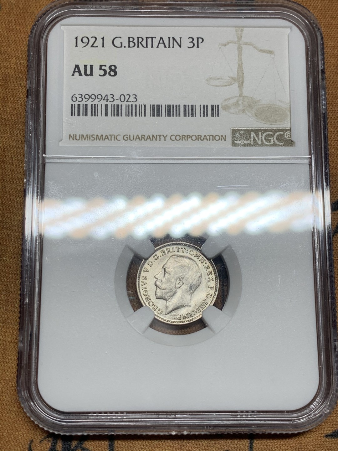 《竞宝斋》第53场（献给最美的劳动者，祝五一快乐！）-本周日，周一2场连拍（全场不限金额包邮） NGC-AU58 1921年英国三便士，底板不错，乔五模具差导致略有低评，数字“3”处有模裂可以看出模具状态