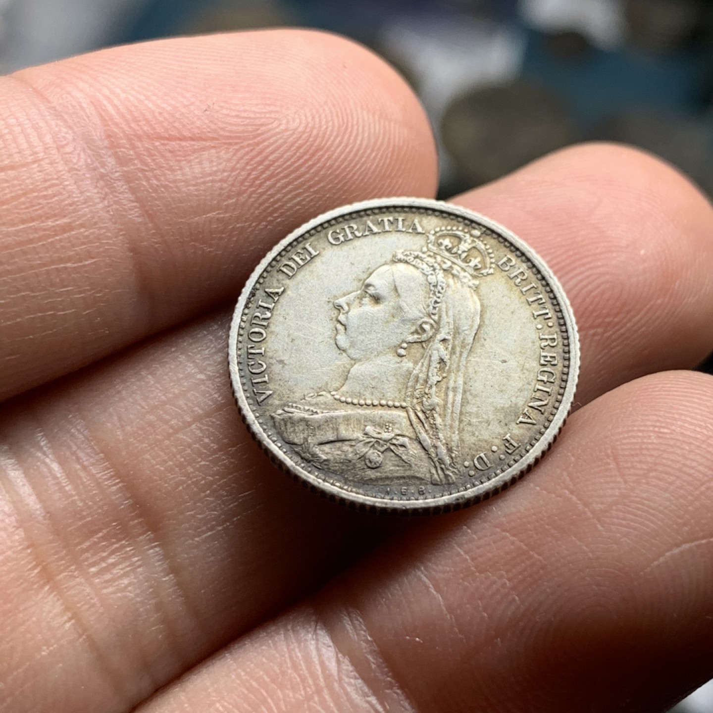 《竞宝斋》第53场（献给最美的劳动者，祝五一快乐！）-本周日，周一2场连拍（全场不限金额包邮） 英国 1887高冠六便士 银币 包浆不错，经典品种