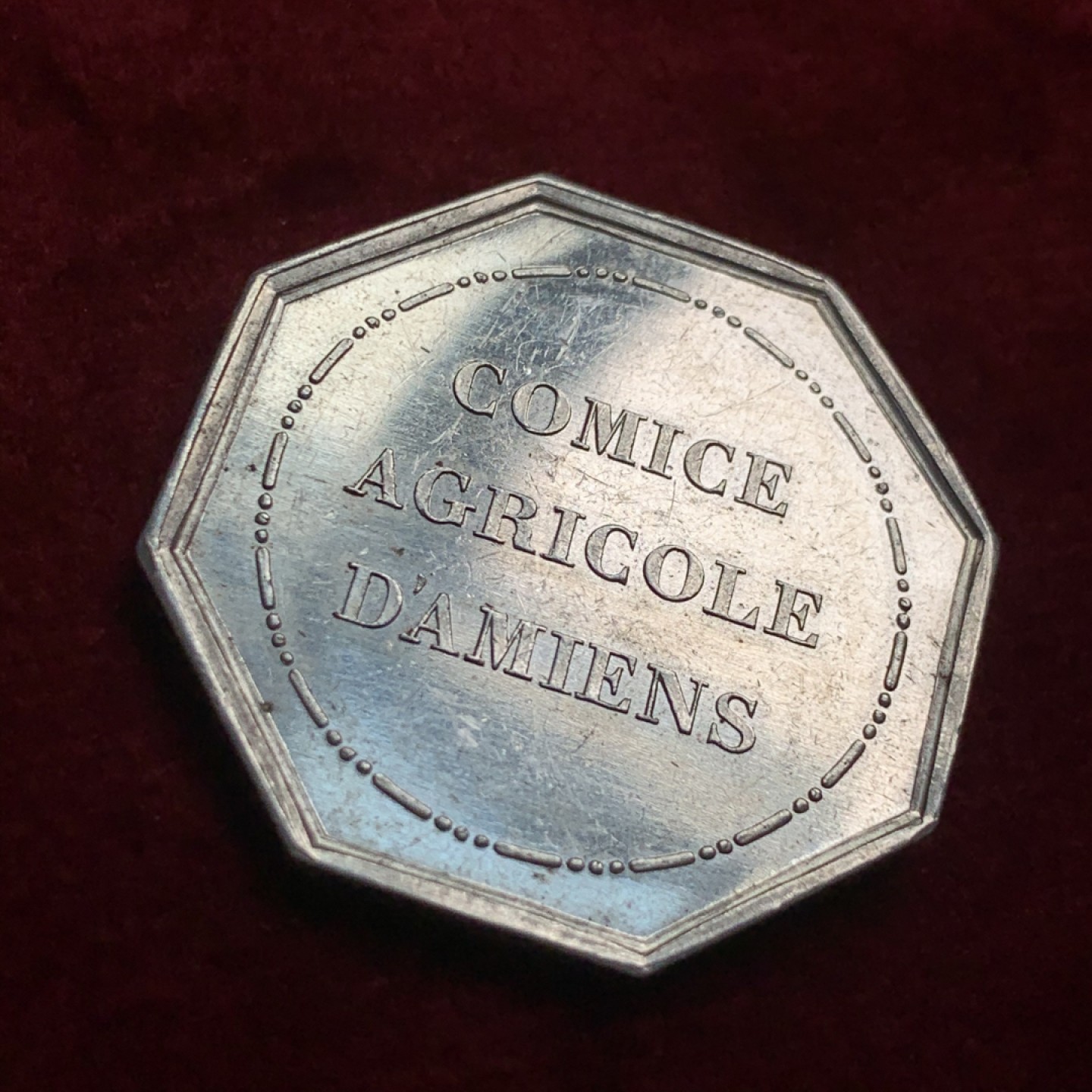 《竞宝斋》第54场-本周日，周一2场连拍（全场不限金额包邮） 法国路易菲利普八角银代币 unc好品 早期手指边铭 30.5毫米 13.3克