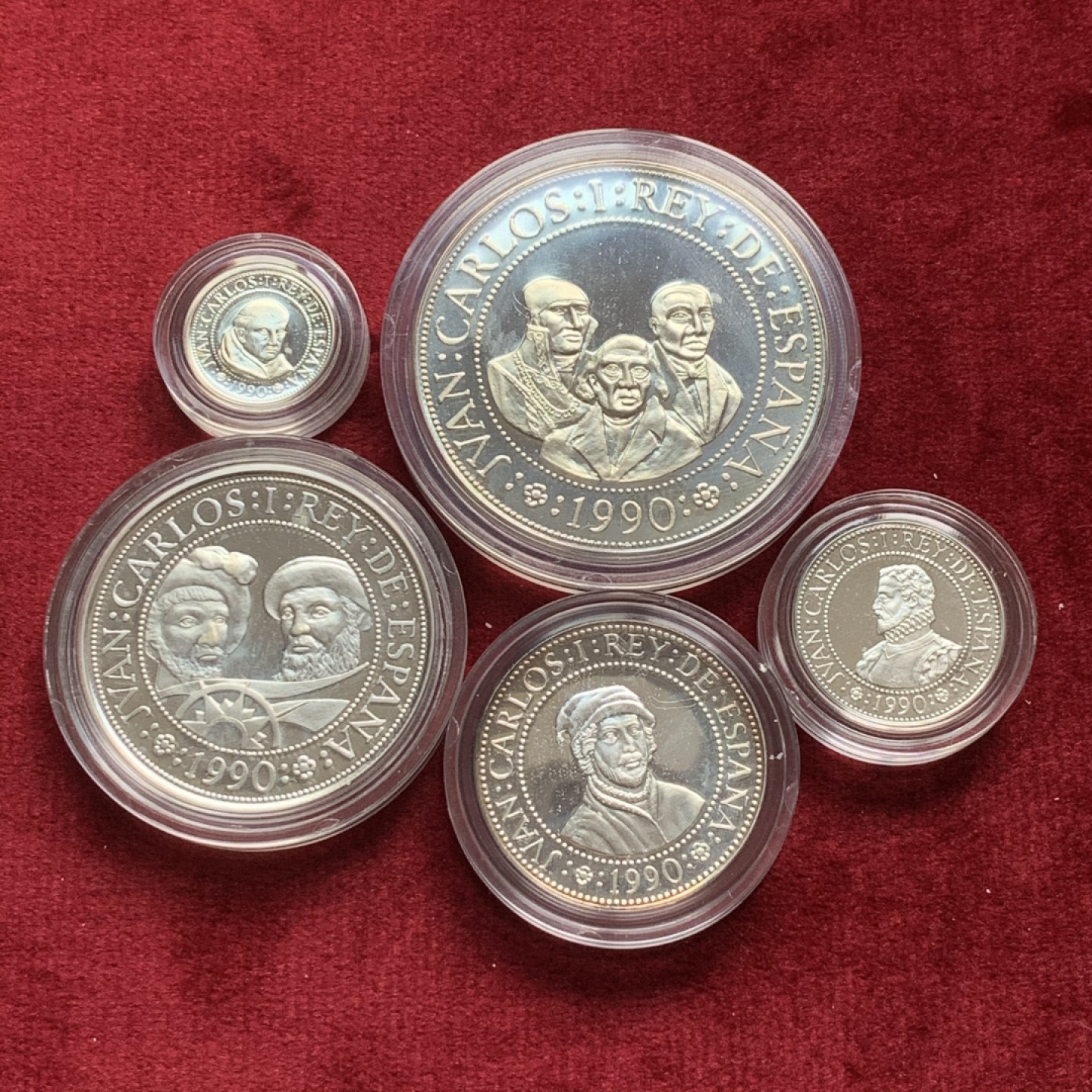 《竞宝斋》第54场-本周日，周一2场连拍（全场不限金额包邮） 原木盒证书 西班牙 1990年 五百周年纪念 5枚套装 精制银币