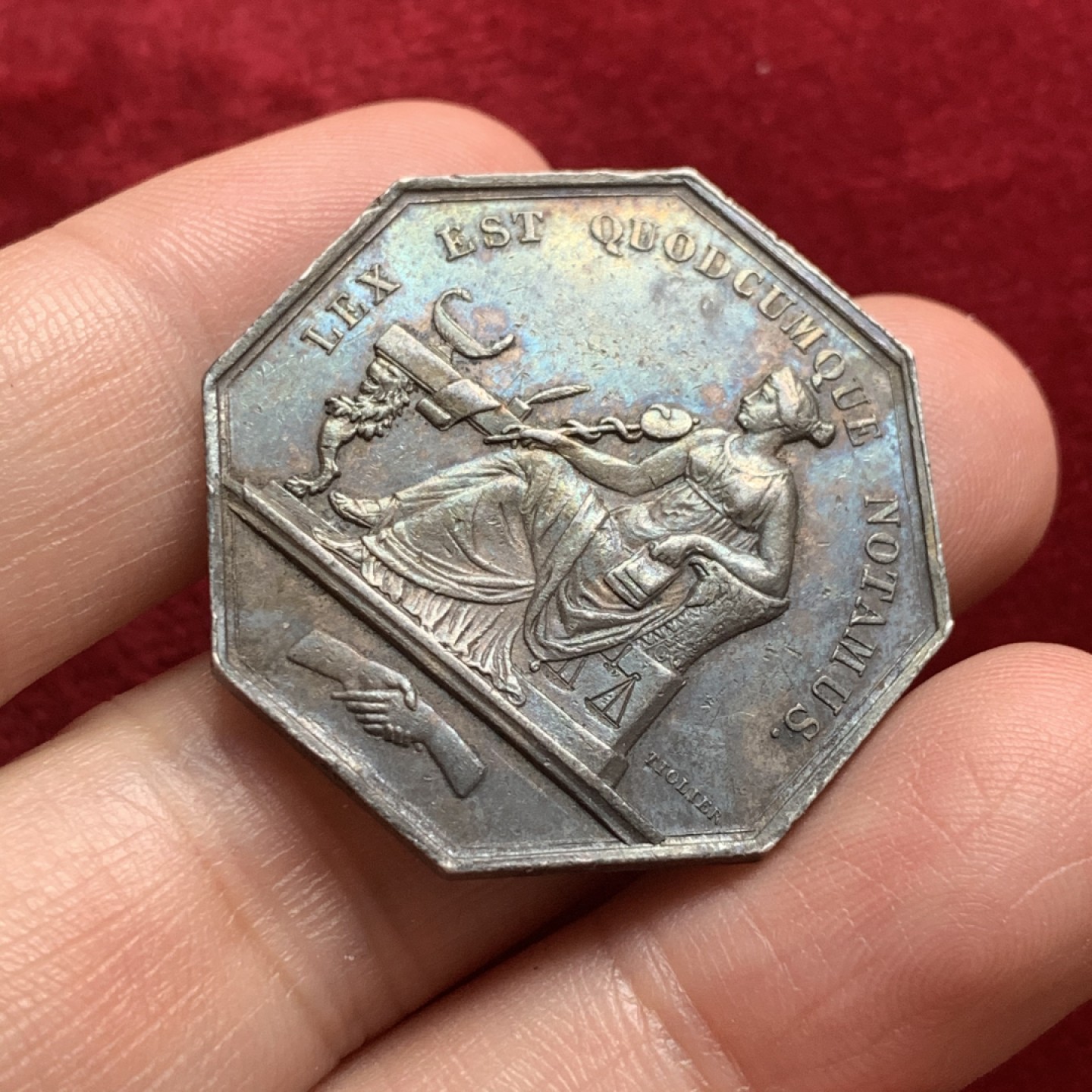 《竞宝斋》第54场-本周日，周一2场连拍（全场不限金额包邮） 法国八角银代币  原味包浆 早期蜜蜂铭 33.5毫米17.7克