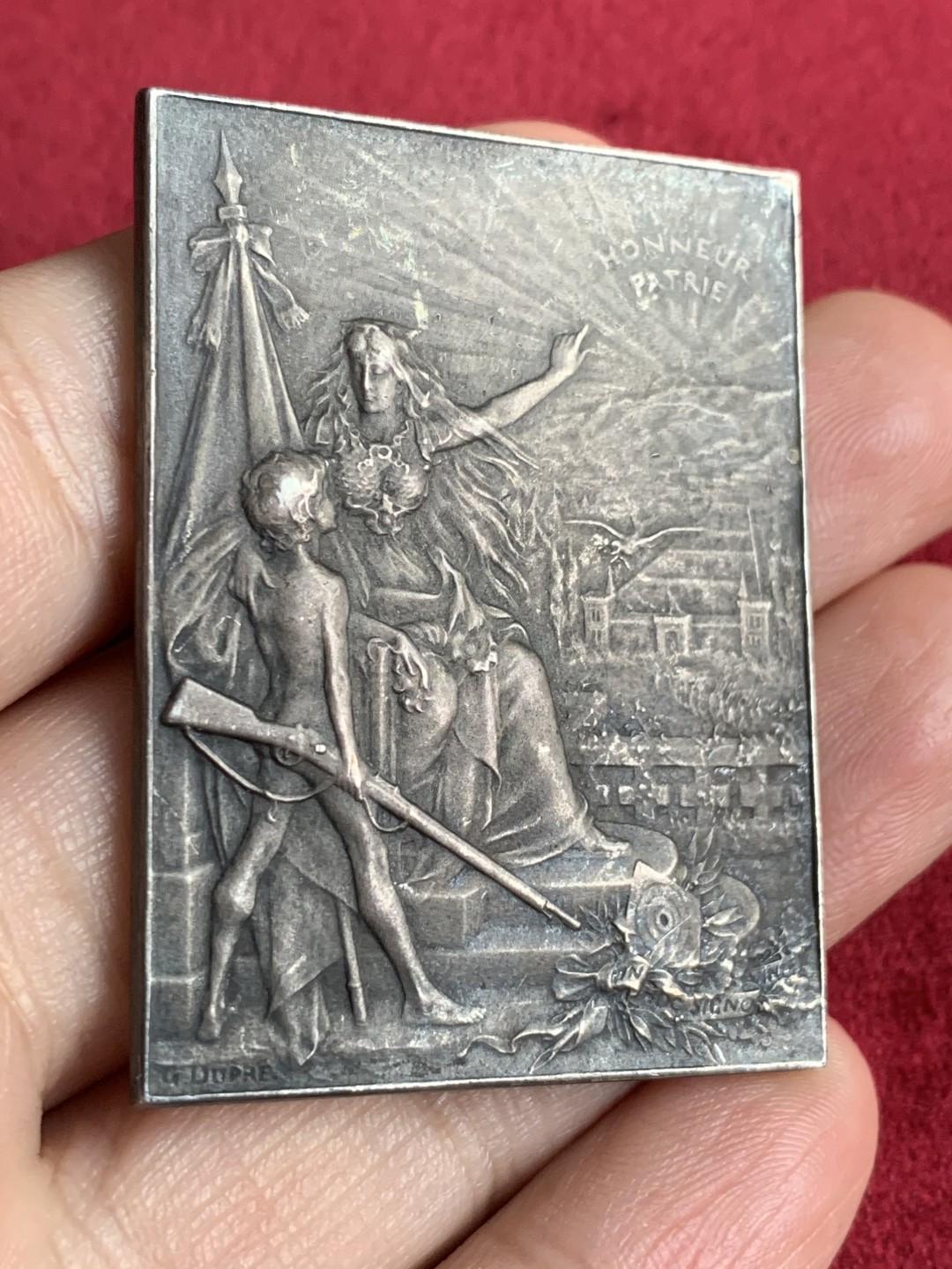 《竞宝斋》第54场-本周日，周一2场连拍（全场不限金额包邮） 20世纪法国国土安全部镀银铜章。 品相：SUP+。 直径/尺寸：51 x 48 mm - 重量：40.8 g