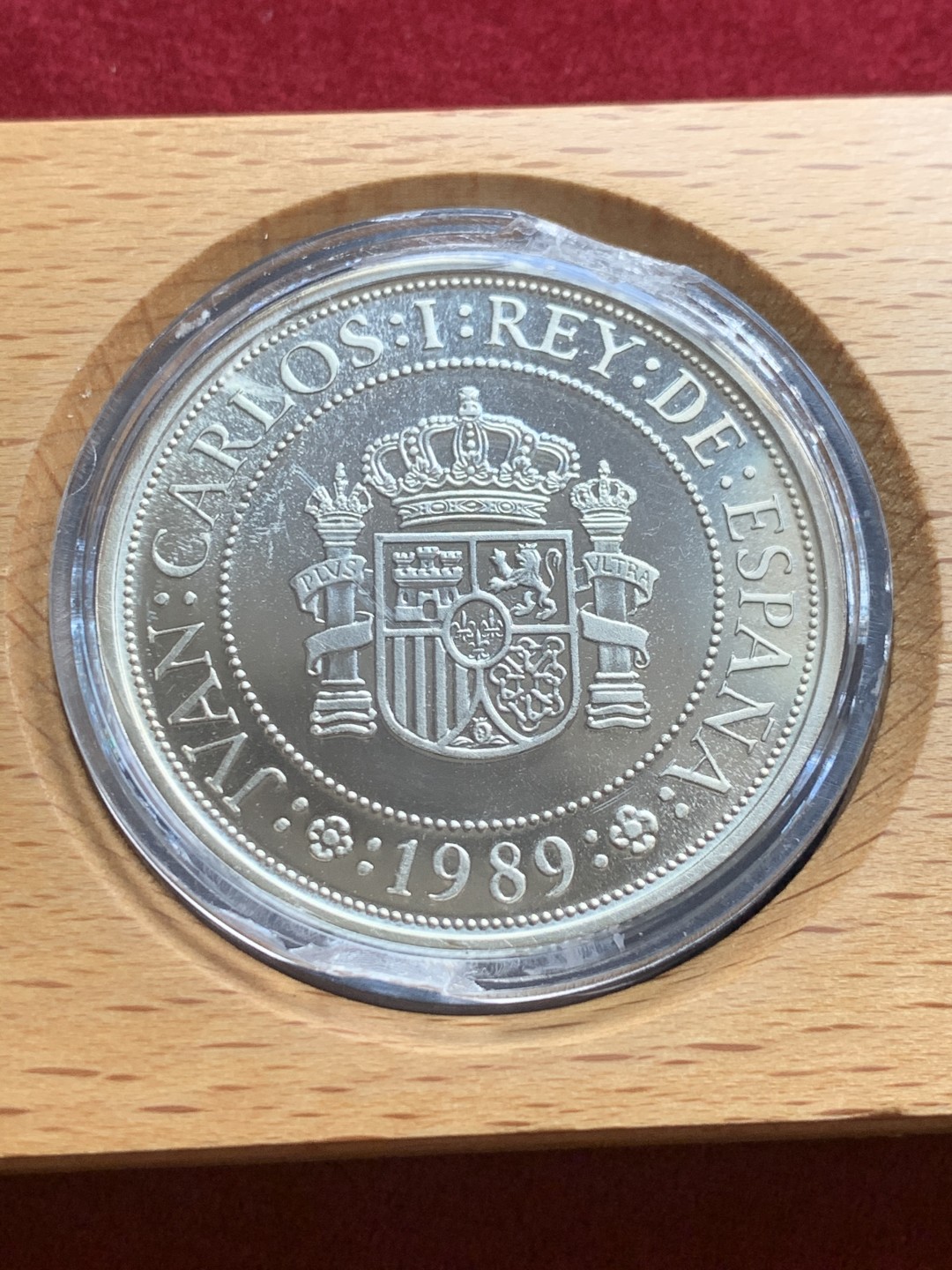 《竞宝斋》第54场-本周日，周一2场连拍（全场不限金额包邮） 获奖币 原木盒 西班牙 1989年 大帆船 5000比塞塔 精制大银币 54克