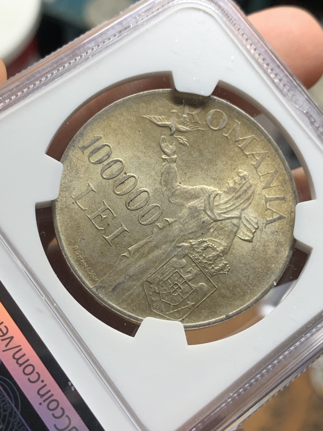 《竞宝斋》第54场-本周日，周一2场连拍（全场不限金额包邮） NGC-MS63 罗马尼亚 1946年 100000列伊 大银币 淡彩粉光 非常漂亮