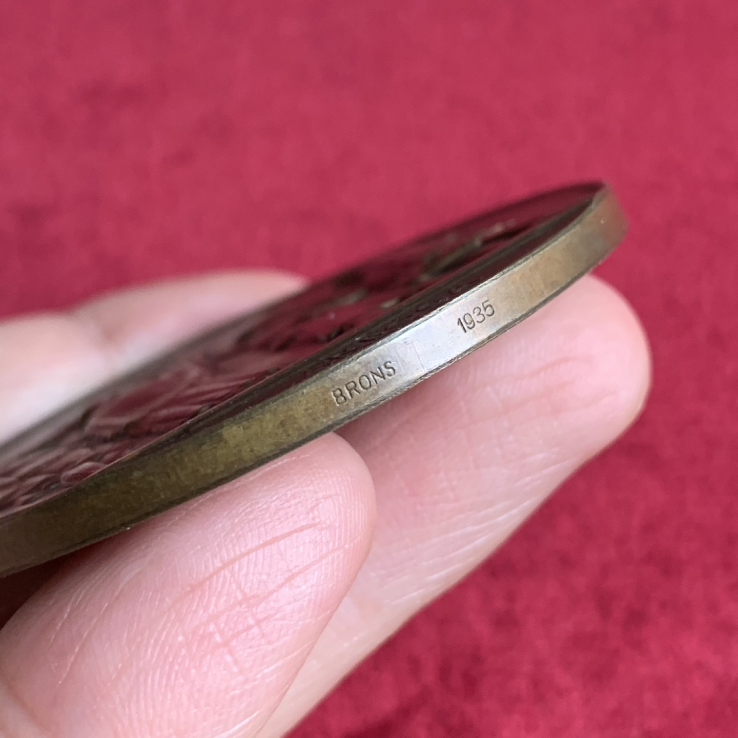 《竞宝斋》第54场-本周日，周一2场连拍（全场不限金额包邮） 1935年瑞典议会成立500周年纪念铜章。直径：57mm。重量：64gr