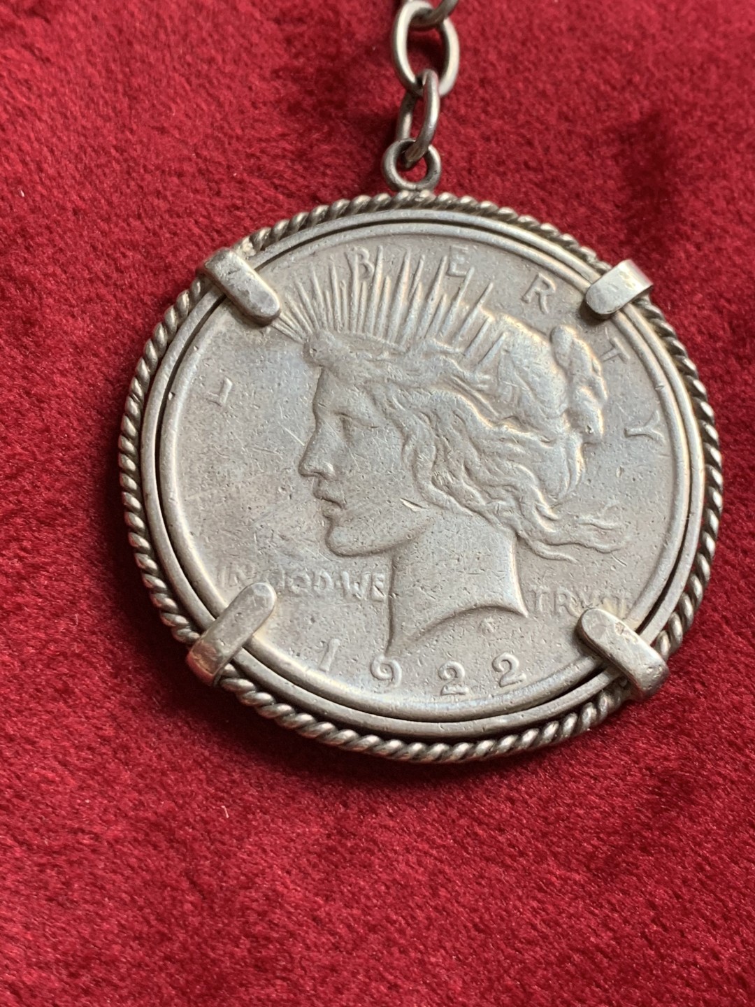 《竞宝斋》第54场-本周日，周一2场连拍（全场不限金额包邮） 美国 1922年 和平 大银币 钥匙扣