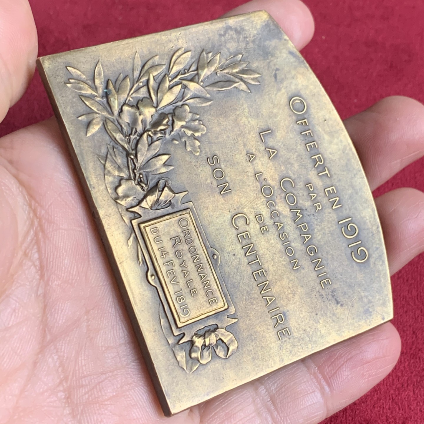 《竞宝斋》第54场-本周日，周一2场连拍（全场不限金额包邮） 1919年法国火灾保险公司成立100周年纪念铜章。 76x64mm 重：150克 制造商：Arthus-Bertrand。 作者：Raoul LAMOURDEDIEU（1877-1953），法国雕塑家和奖牌得主。