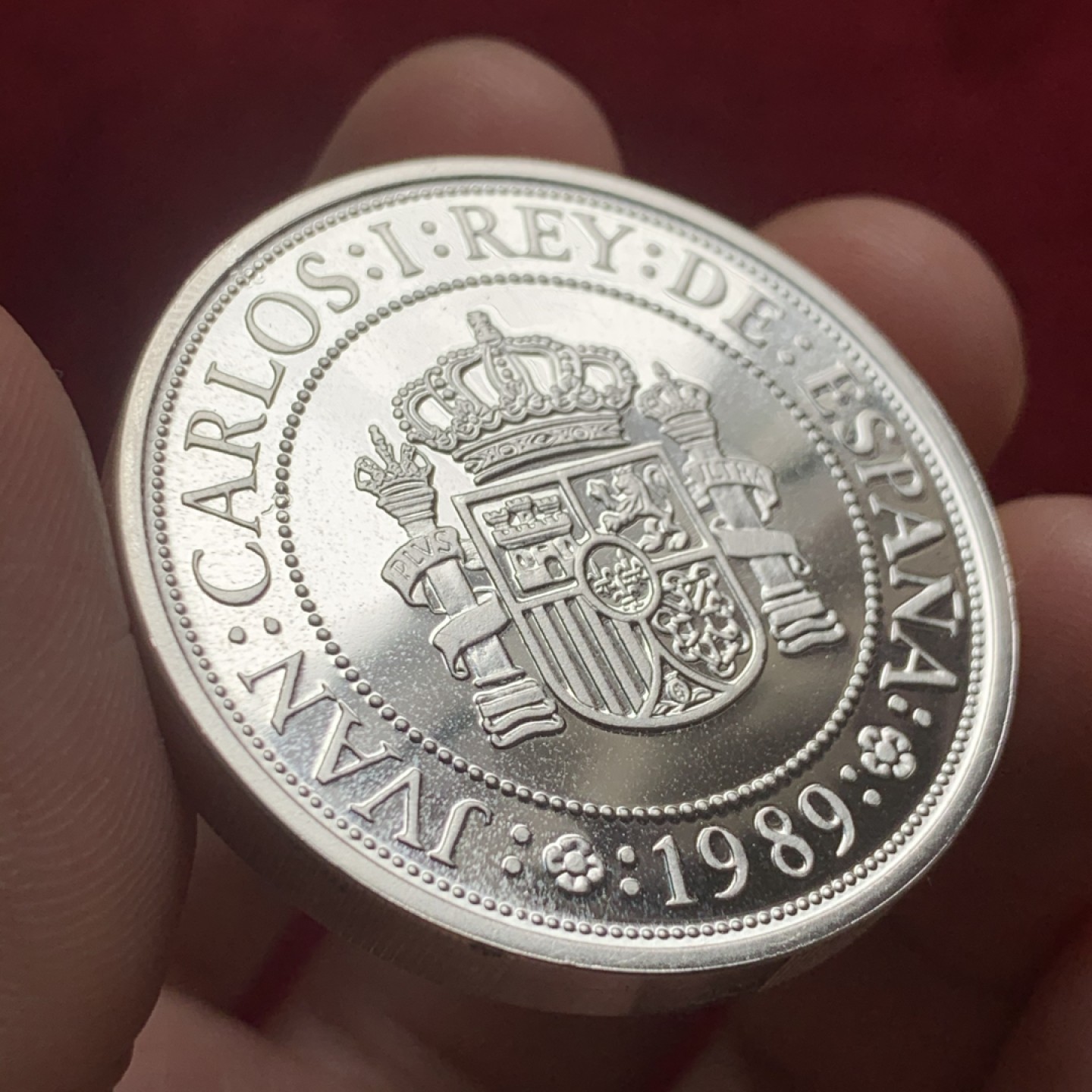 《竞宝斋》第54场-本周日，周一2场连拍（全场不限金额包邮） 获奖币 原木盒 西班牙 1989年 大帆船 5000比塞塔 精制大银币 54克