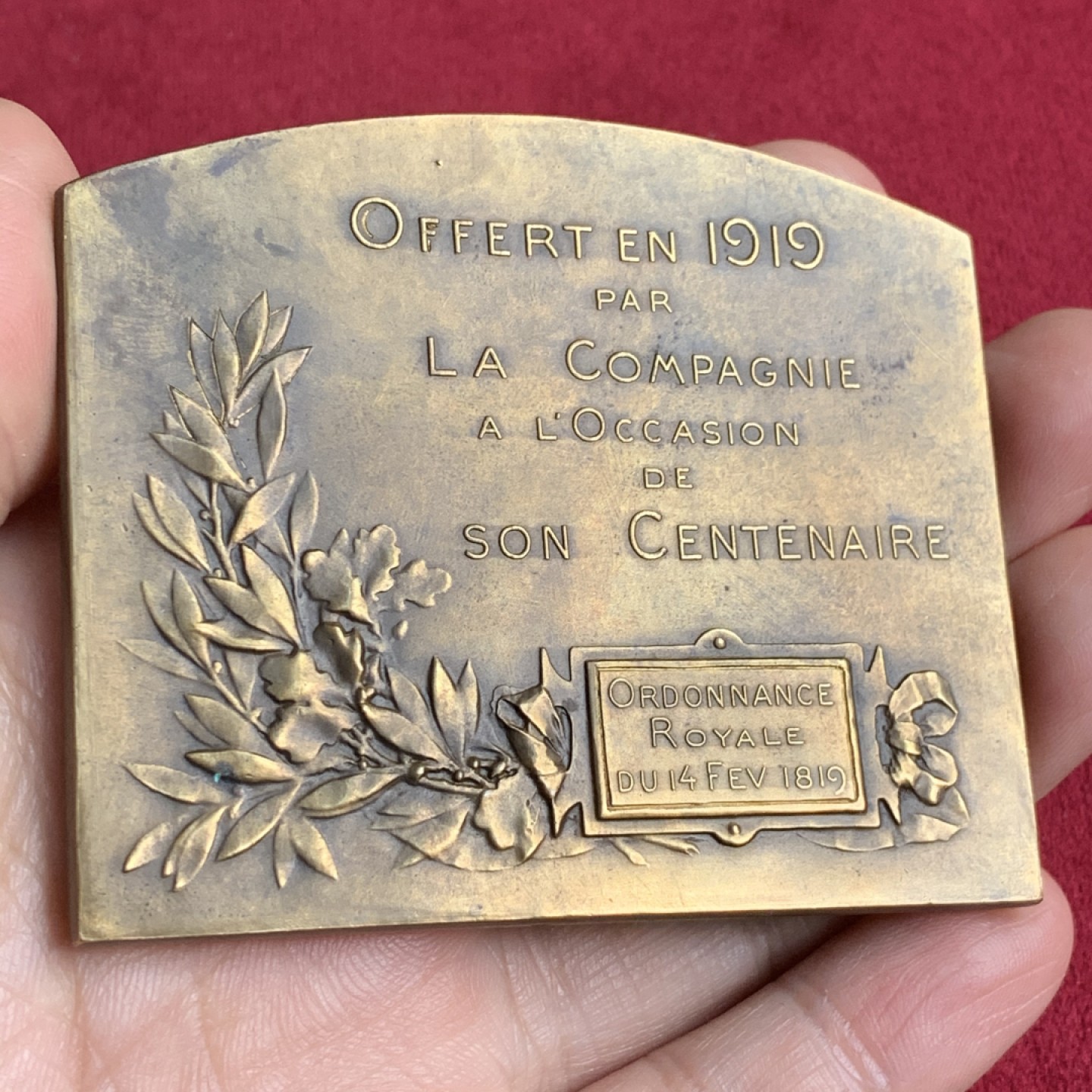 《竞宝斋》第54场-本周日，周一2场连拍（全场不限金额包邮） 1919年法国火灾保险公司成立100周年纪念铜章。 76x64mm 重：150克 制造商：Arthus-Bertrand。 作者：Raoul LAMOURDEDIEU（1877-1953），法国雕塑家和奖牌得主。