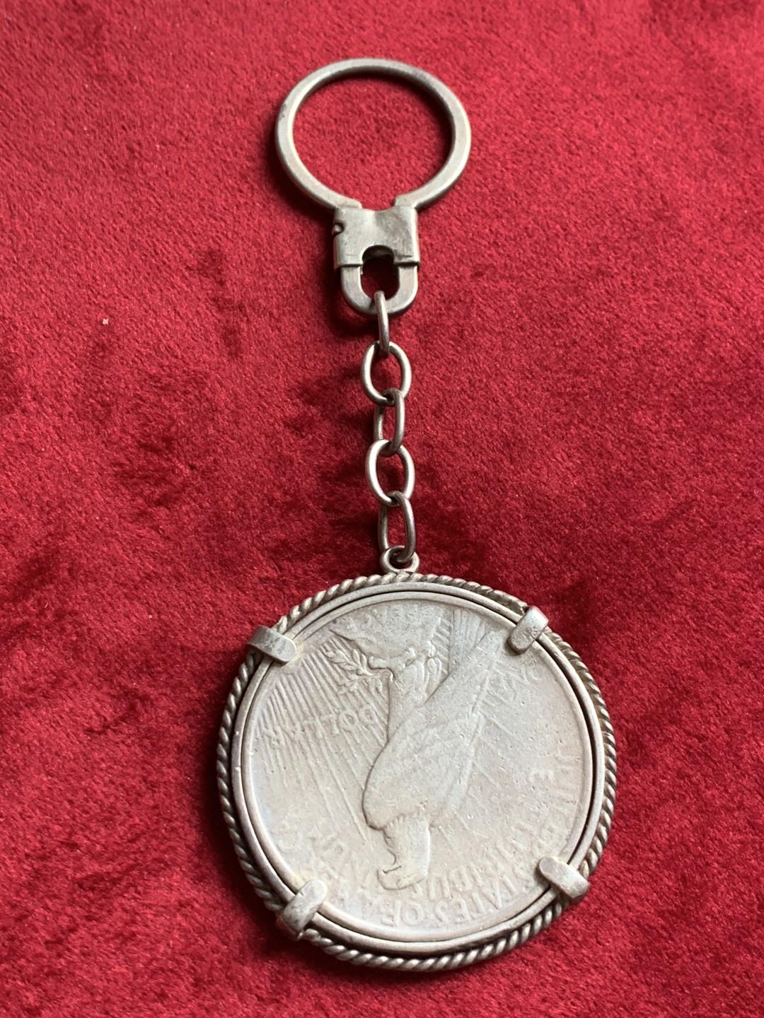 《竞宝斋》第54场-本周日，周一2场连拍（全场不限金额包邮） 美国 1922年 和平 大银币 钥匙扣