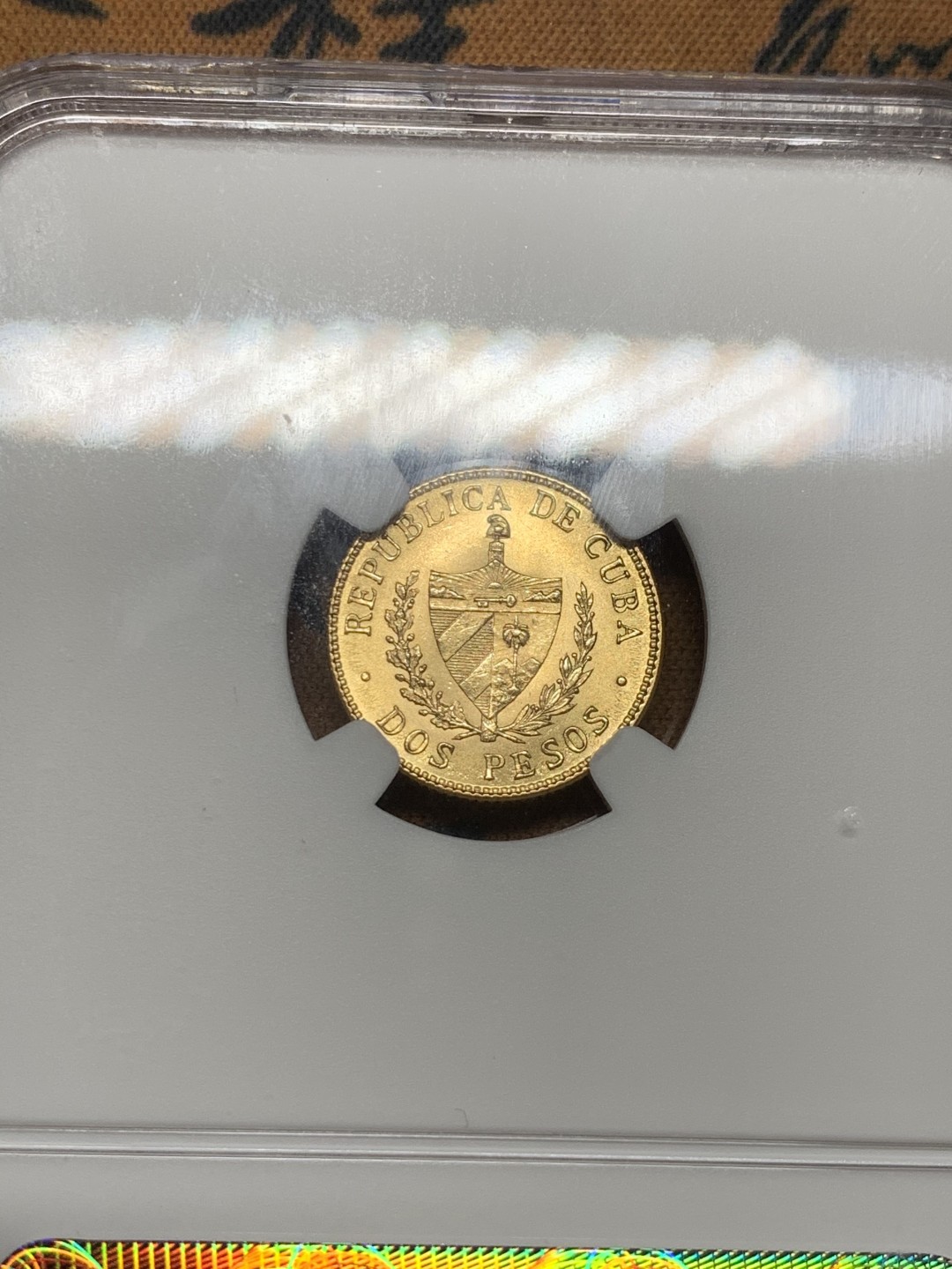 《竞宝斋》第54场-本周日，周一2场连拍（全场不限金额包邮） NGC_MS63 古巴 1916年 2比索金币 国外古巴币名家旧藏 国外大热门 此币由美国费城造币厂铸造 无敌转光 爱德华·巴伯雕刻 外拍价格大概在460美元左右